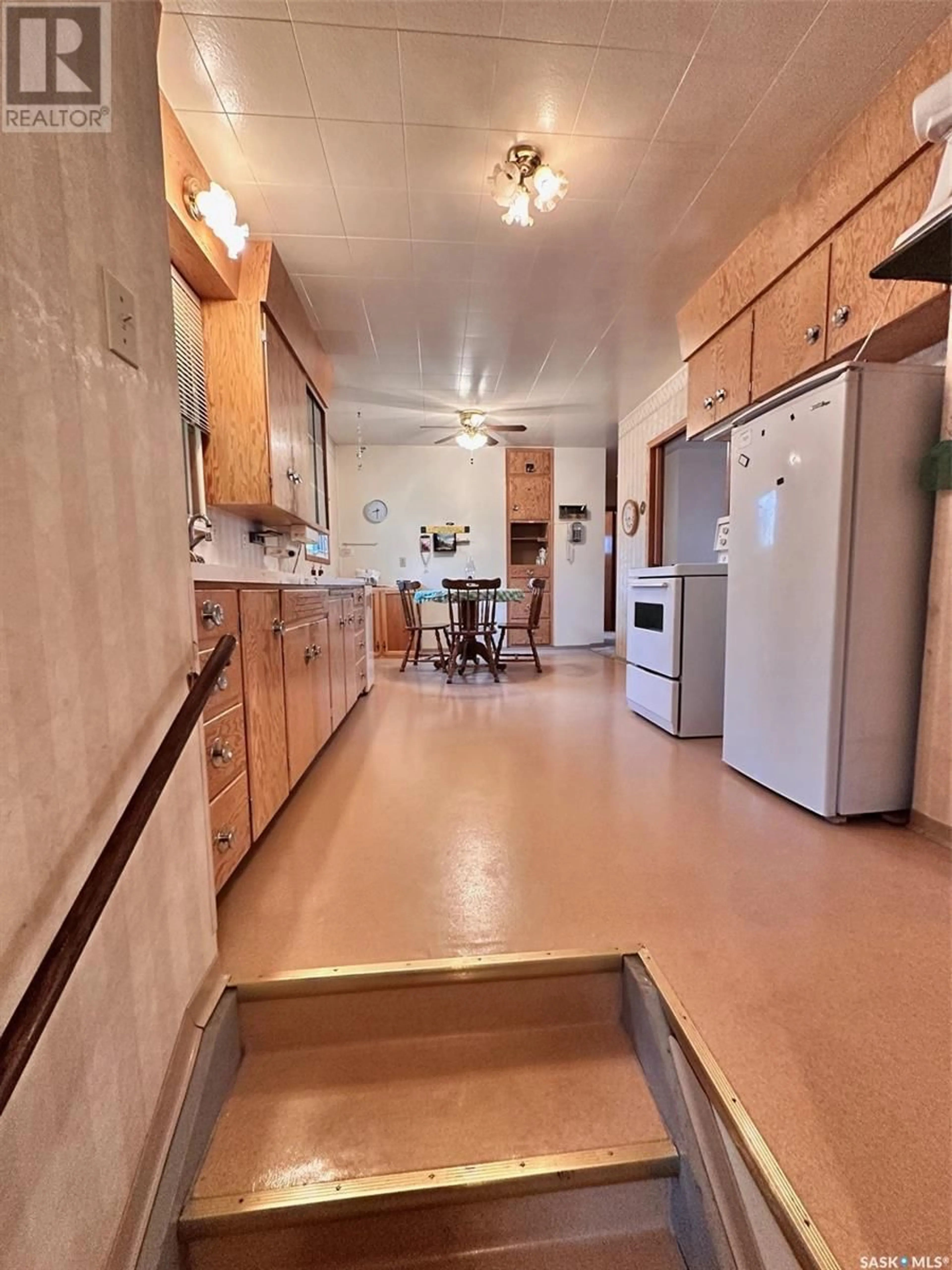 Standard kitchen, unknown for 216 4TH STREET, Spiritwood Saskatchewan S0J2M0