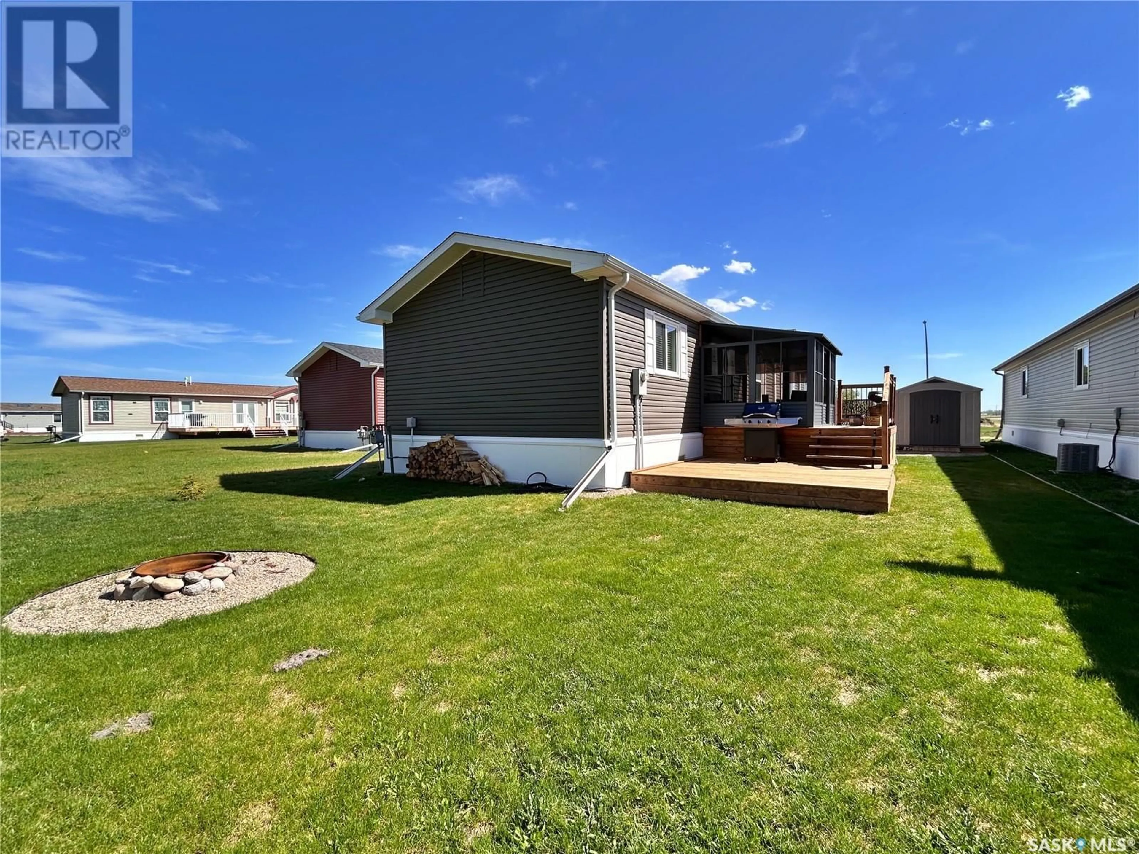 A pic from outside/outdoor area/front of a property/back of a property/a pic from drone, street for 1218 AUTUMN COURT, Rocanville Saskatchewan S0A3L0