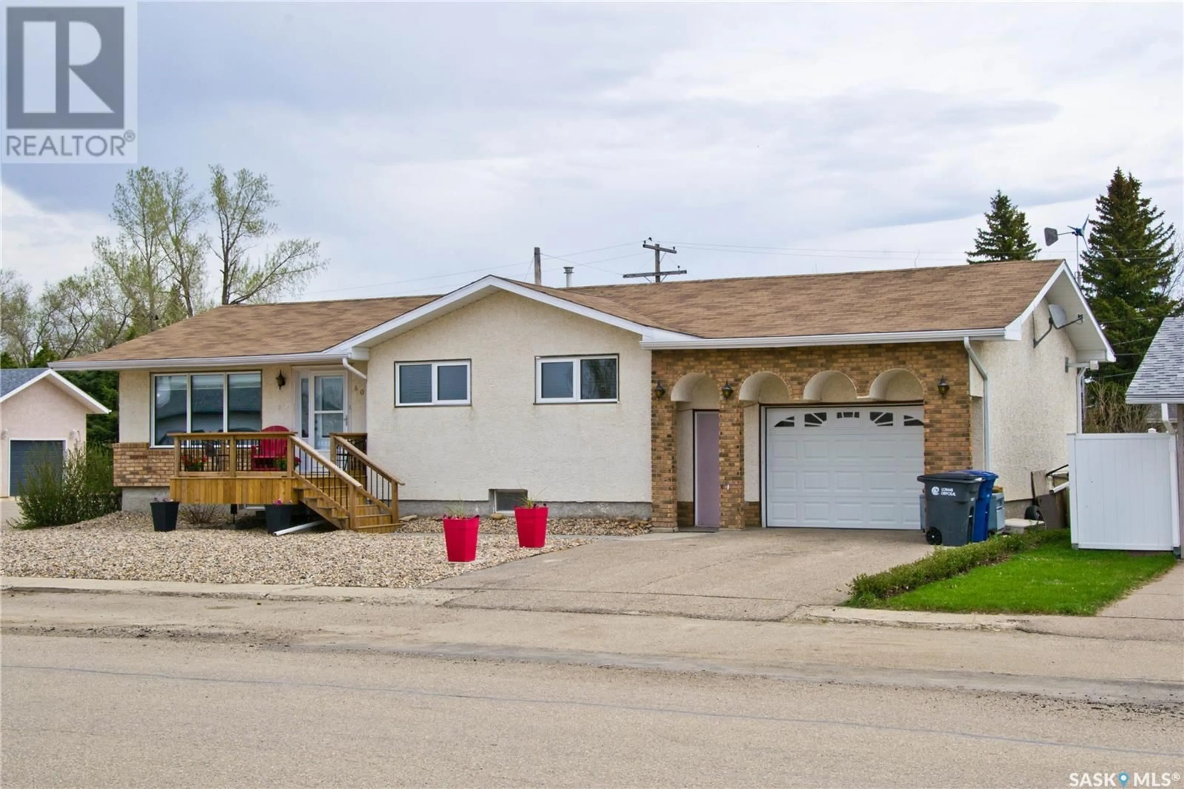 Home with vinyl exterior material, street for 403 2ND AVENUE, Montmartre Rm No. 126 Saskatchewan S0G3M0