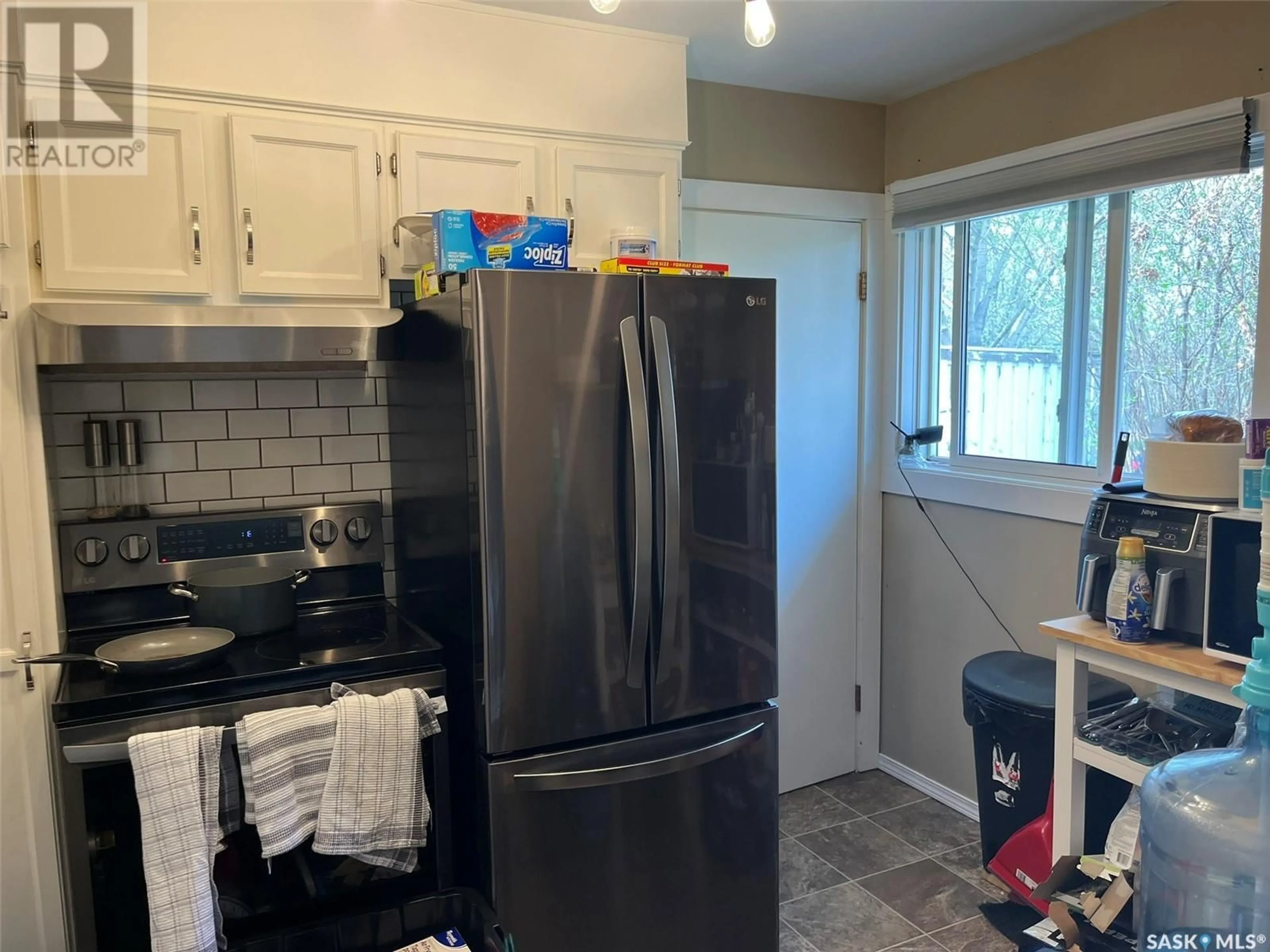 Standard kitchen, unknown for 319 19TH STREET, Prince Albert Saskatchewan S6V1J8