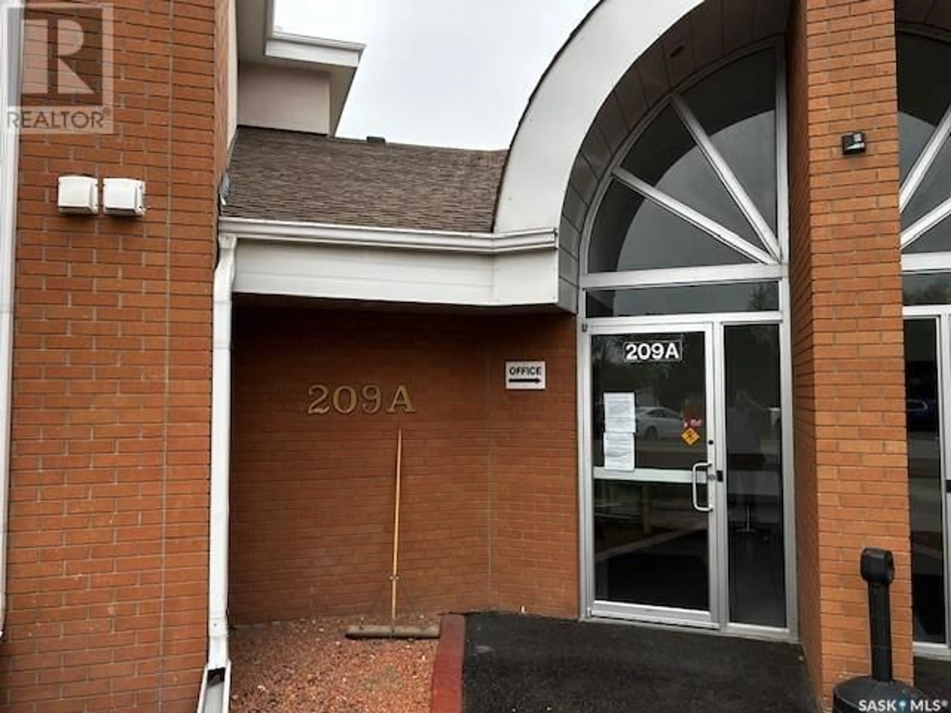 Indoor foyer for 209A - 310 CREE PLACE, Saskatoon Saskatchewan S7K7Y9