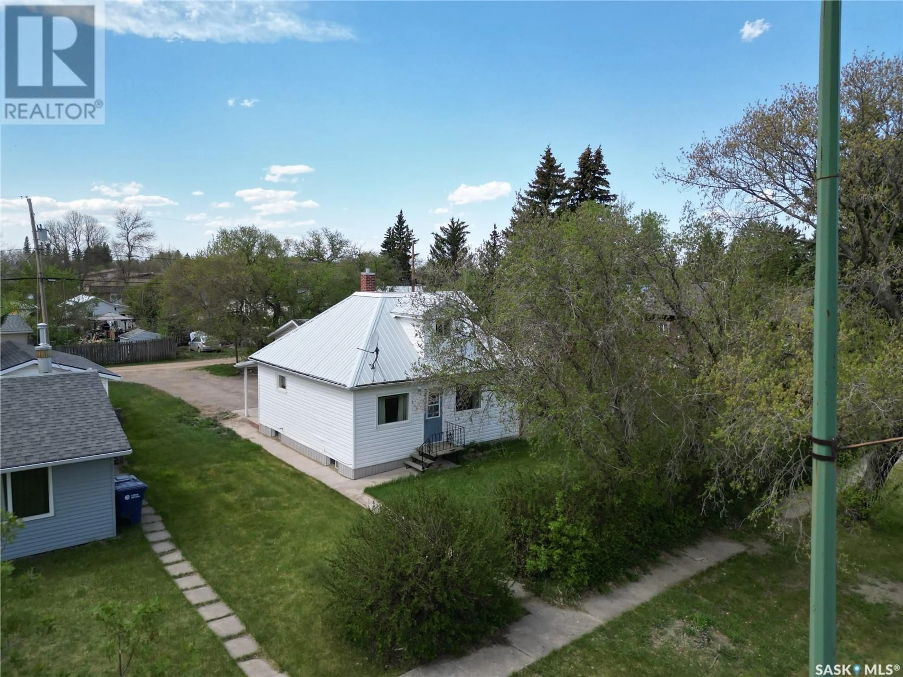 A pic from outside/outdoor area/front of a property/back of a property/a pic from drone, street for 312 STANLEY STREET, Cupar Saskatchewan S0G0Y0
