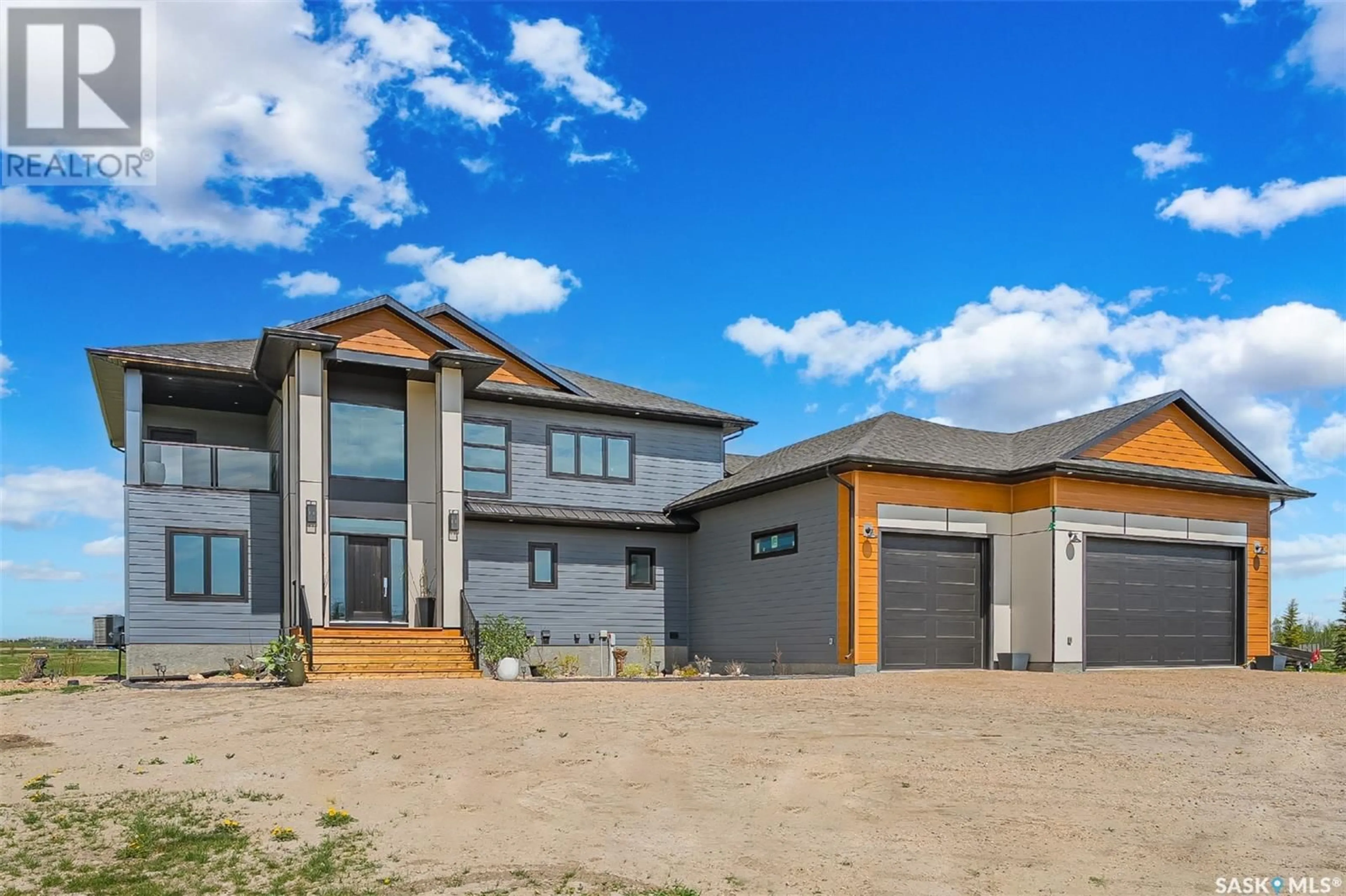 Home with vinyl exterior material, unknown for 172 GRANDVIEW TRAIL, Corman Park Rm No. 344 Saskatchewan S7T0W5