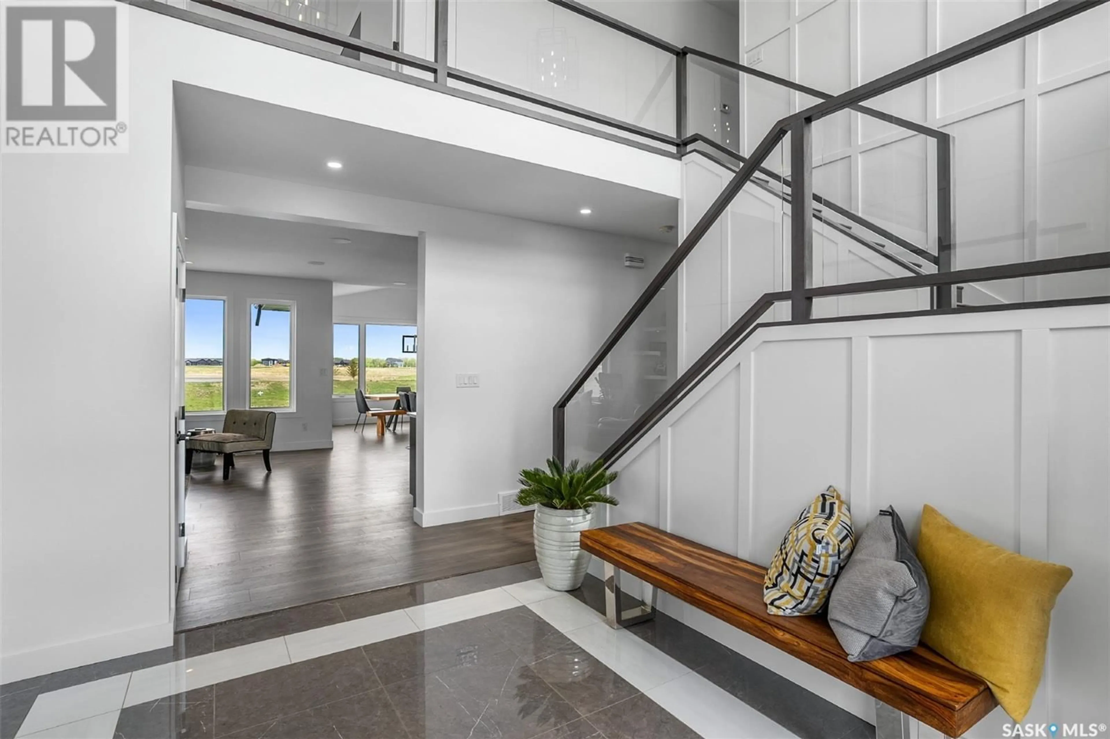 Indoor foyer for 172 GRANDVIEW TRAIL, Corman Park Rm No. 344 Saskatchewan S7T0W5