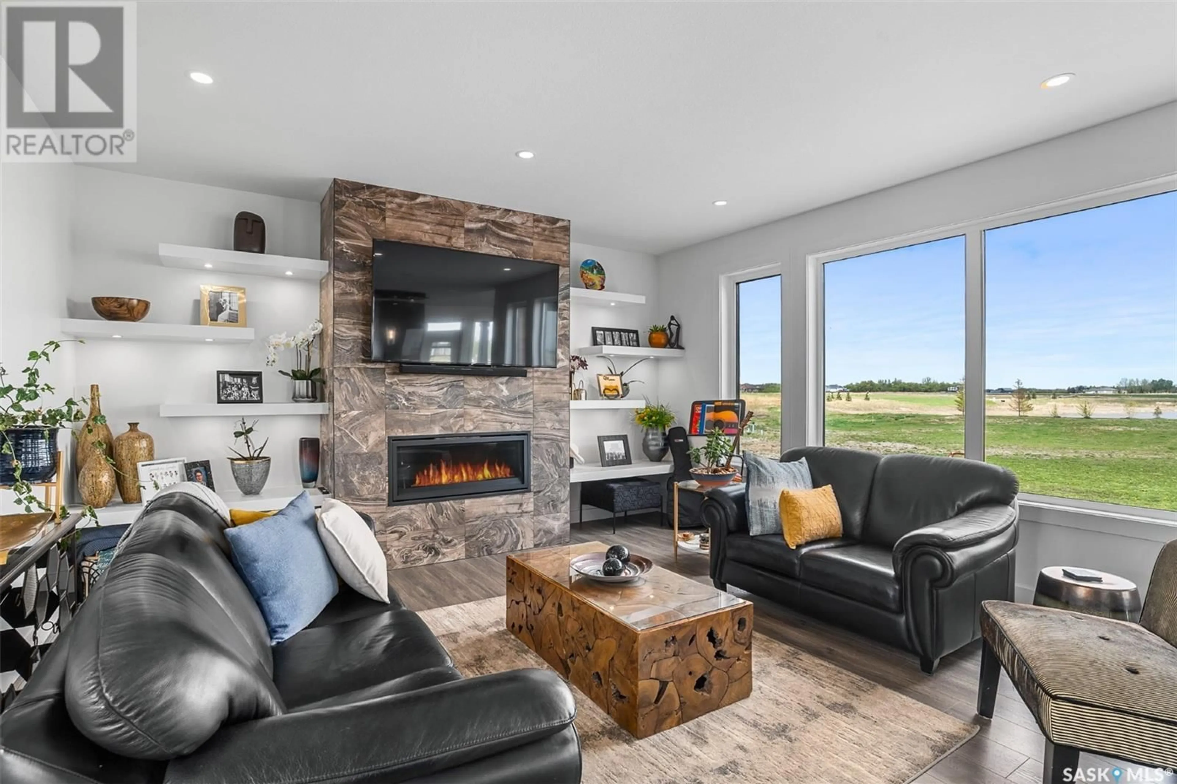 Living room with furniture, unknown for 172 GRANDVIEW TRAIL, Corman Park Rm No. 344 Saskatchewan S7T0W5
