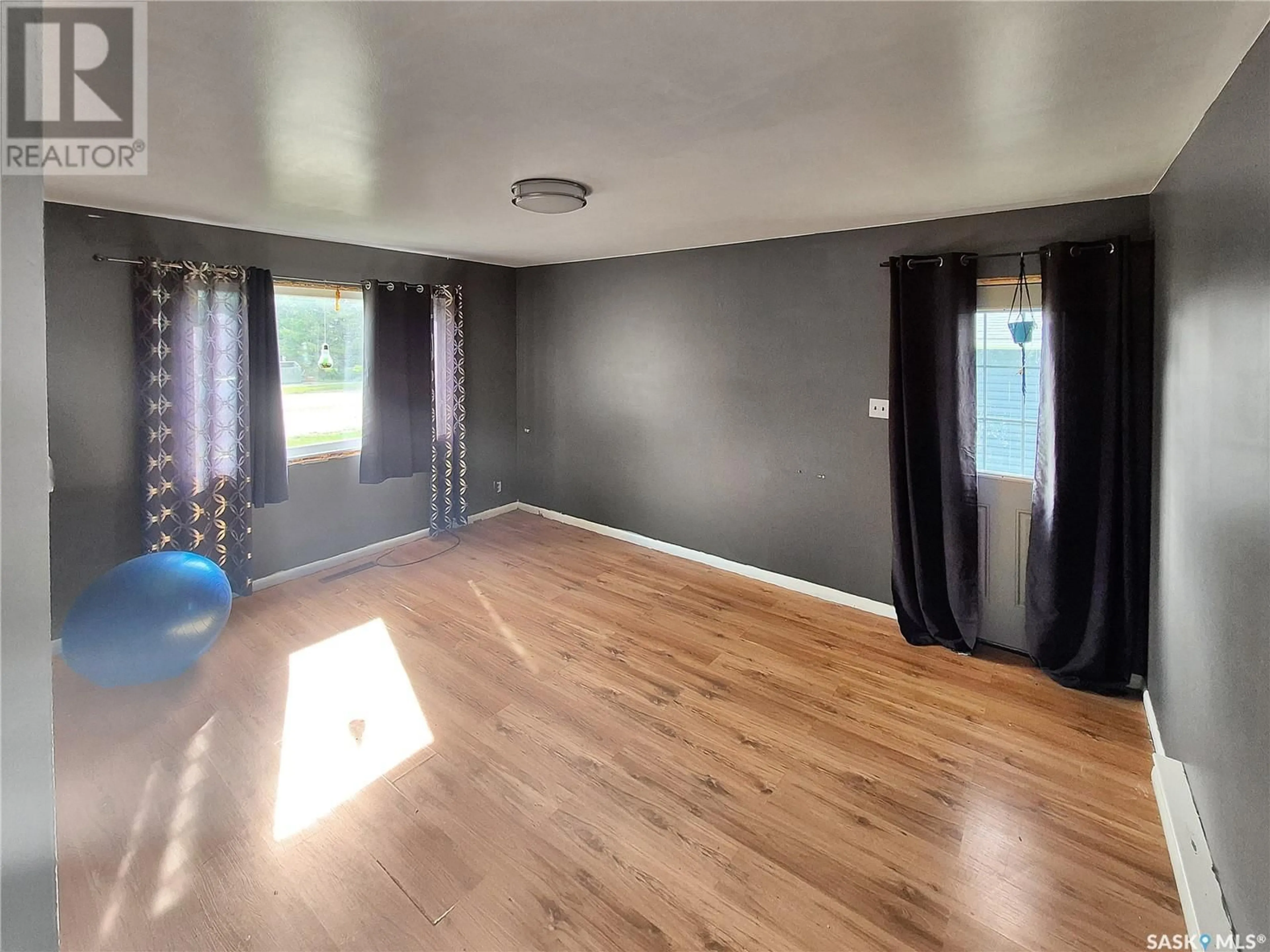 A pic of a room for 105 2ND AVENUE, Meacham Saskatchewan S0K2V0