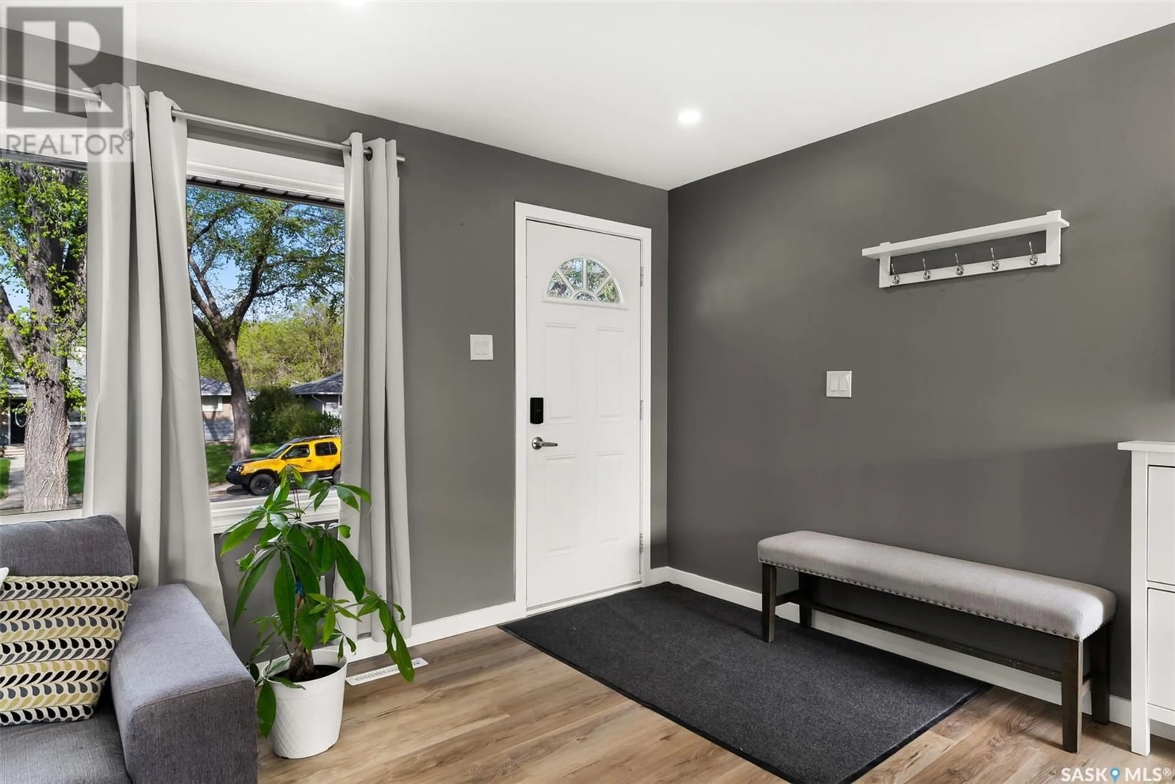 Indoor entryway for 159 OTTAWA STREET, Regina Saskatchewan S4R1N3
