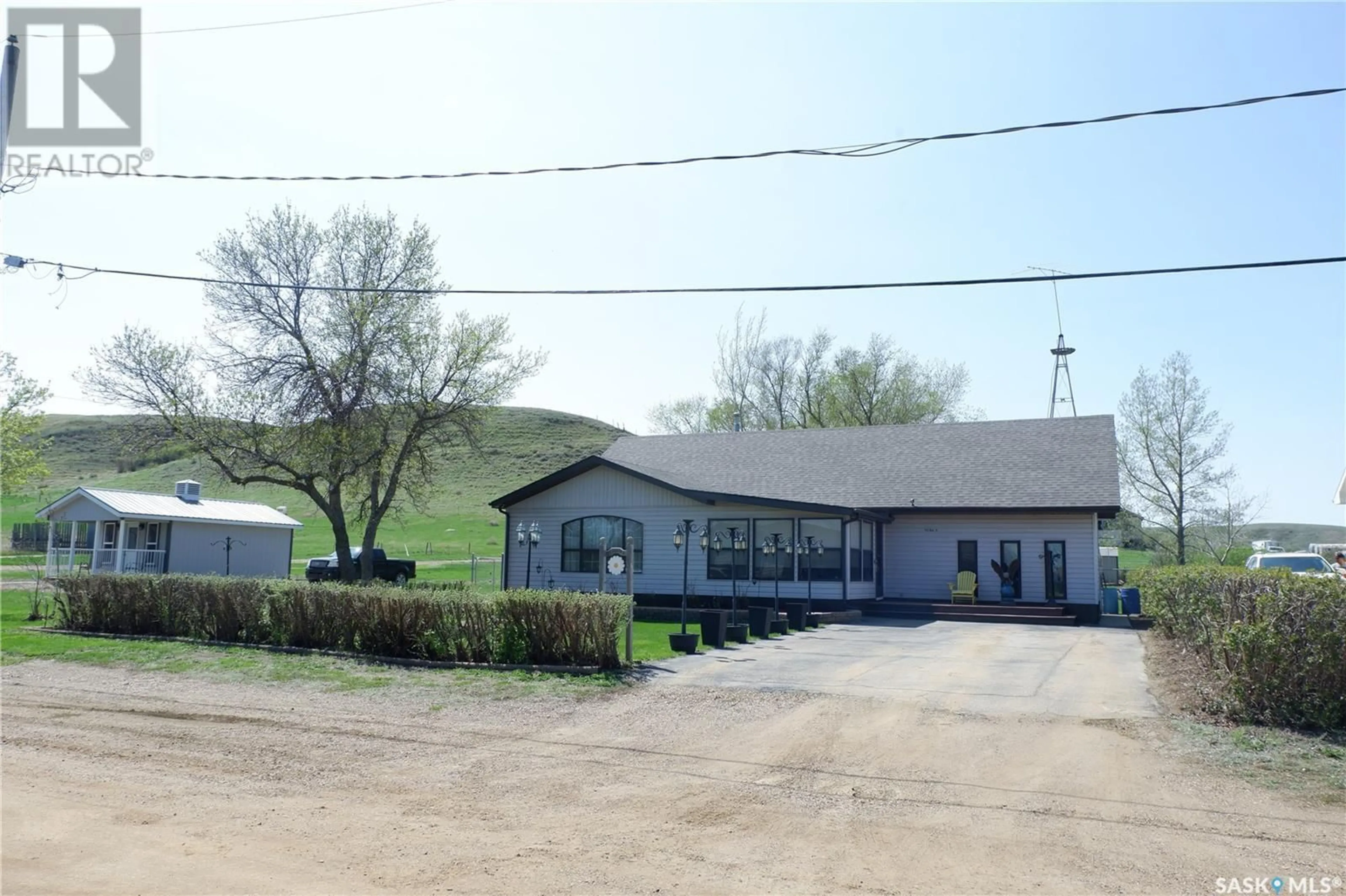 A pic from outside/outdoor area/front of a property/back of a property/a pic from drone, building for 15 A AVENUE, Willow Bunch Saskatchewan S0H4K0