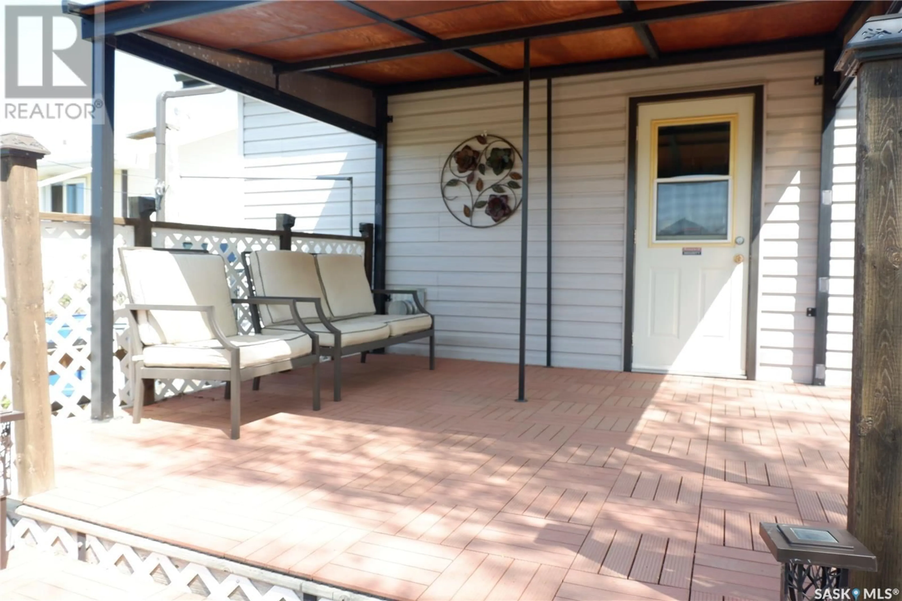 Patio, street for 15 A AVENUE, Willow Bunch Saskatchewan S0H4K0