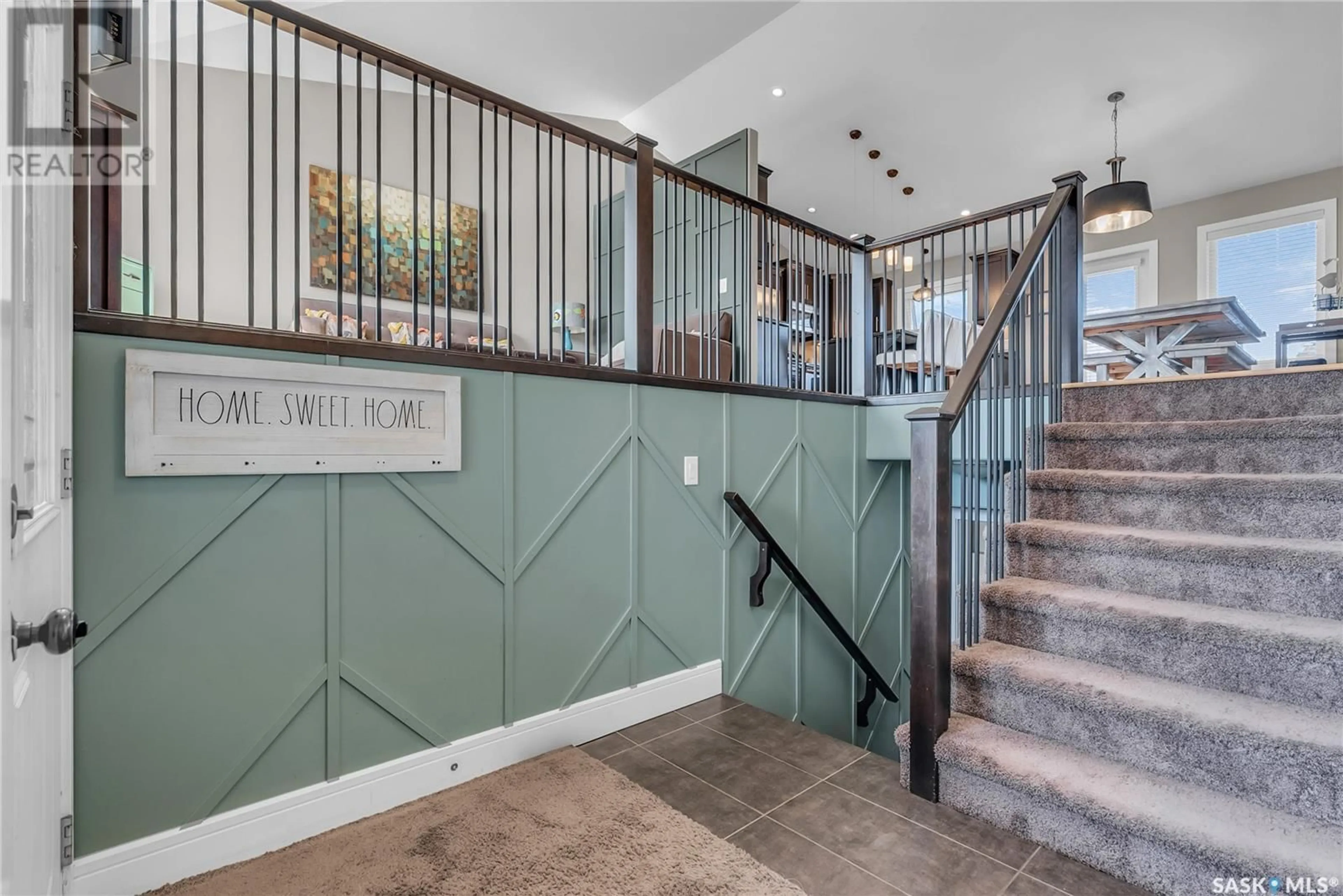 Indoor foyer for 812 JANESON CRESCENT, Warman Saskatchewan S0K4S0