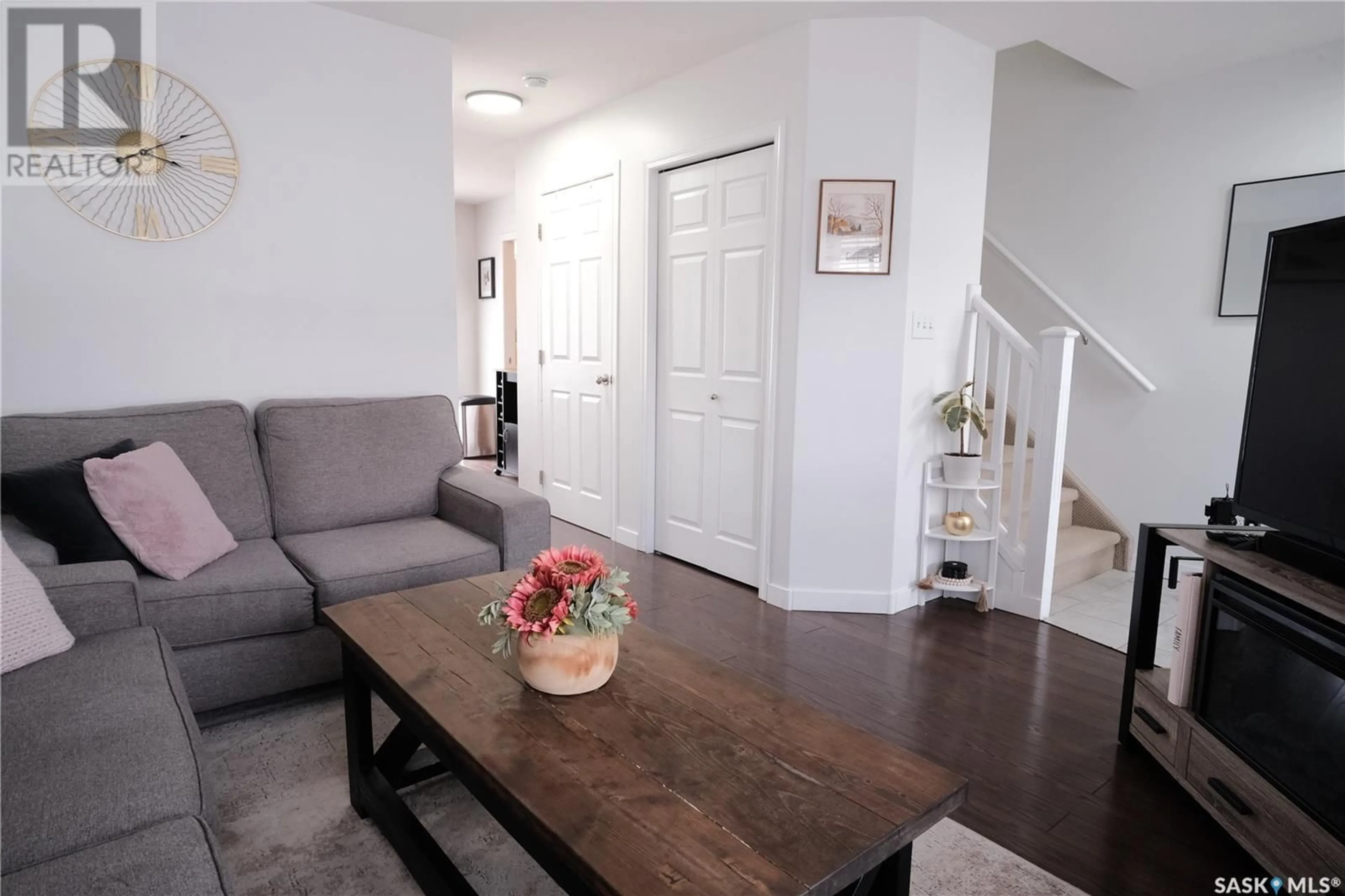 Living room with furniture, unknown for 85 - 4500 CHILD AVENUE, Regina Saskatchewan S4X0B1