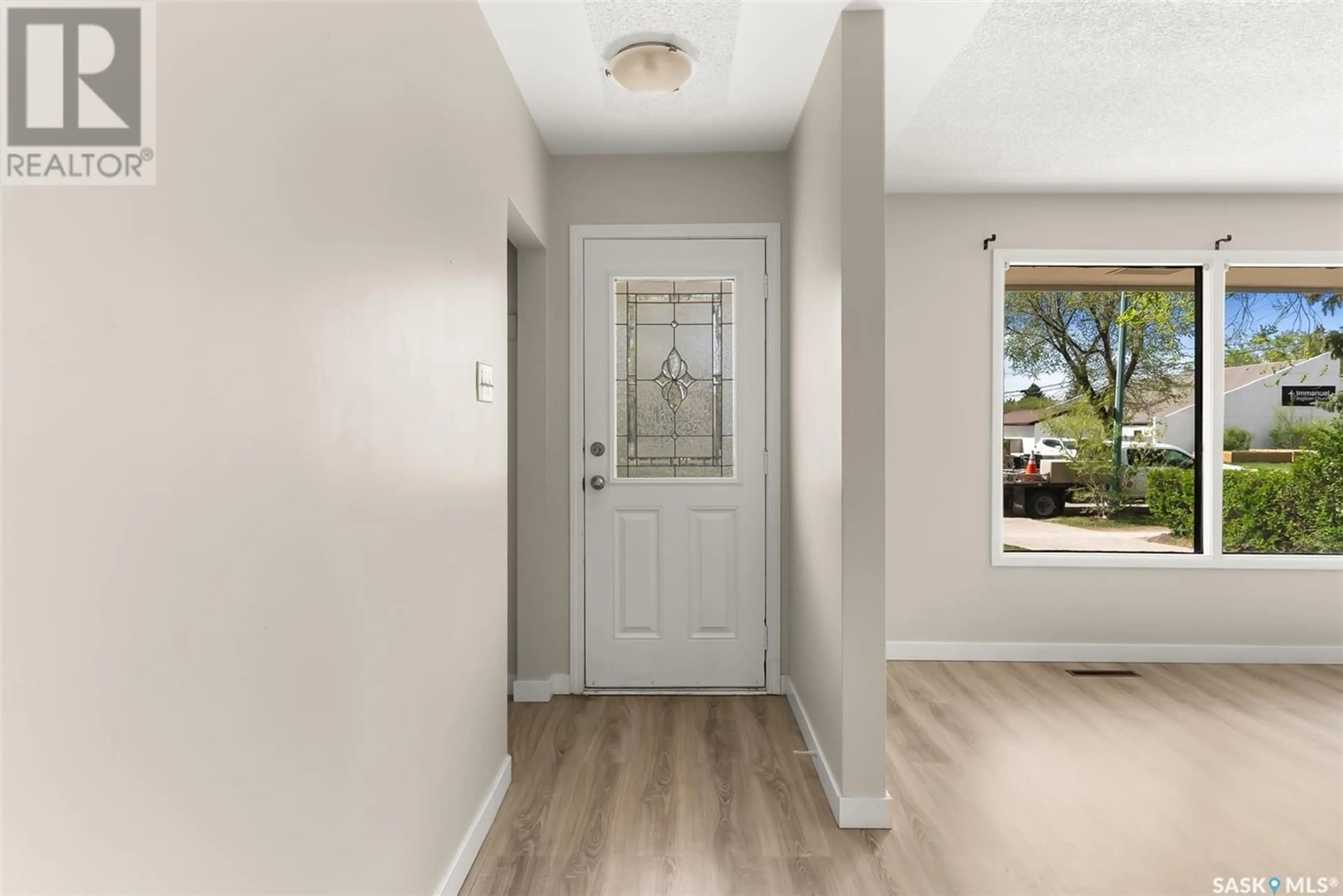 Indoor entryway for 151 MASSEY ROAD, Regina Saskatchewan S4S4N3