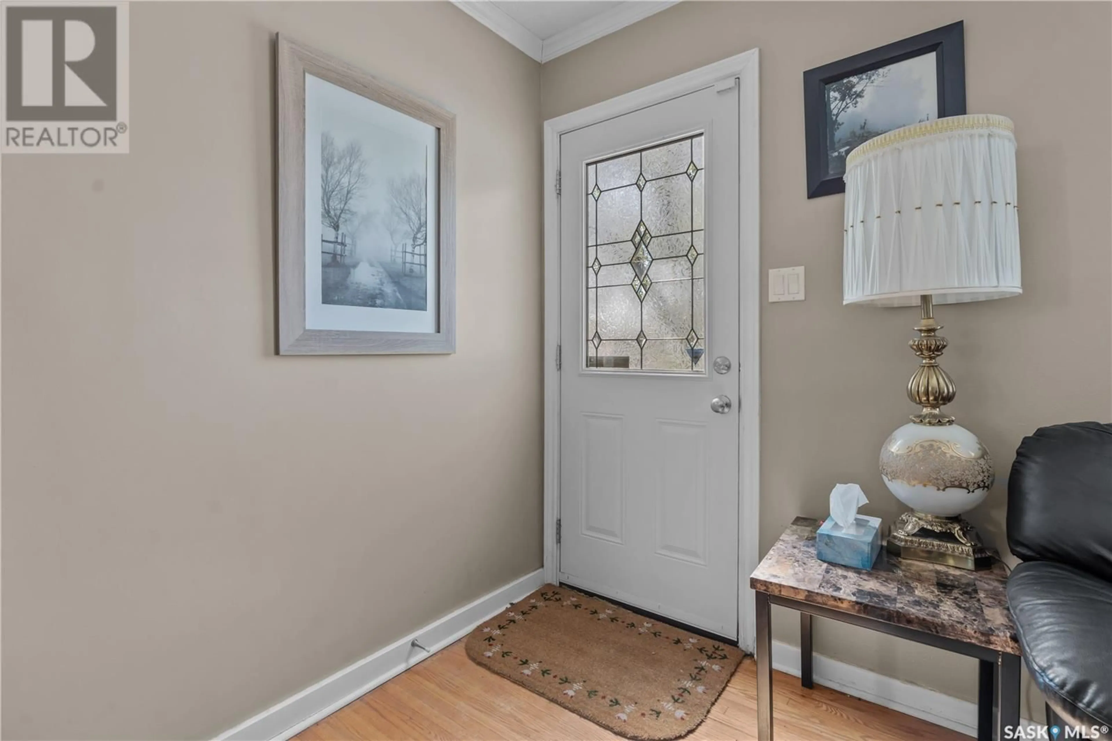 Indoor entryway for 841 ROYAL STREET, Regina Saskatchewan S4T4Z5