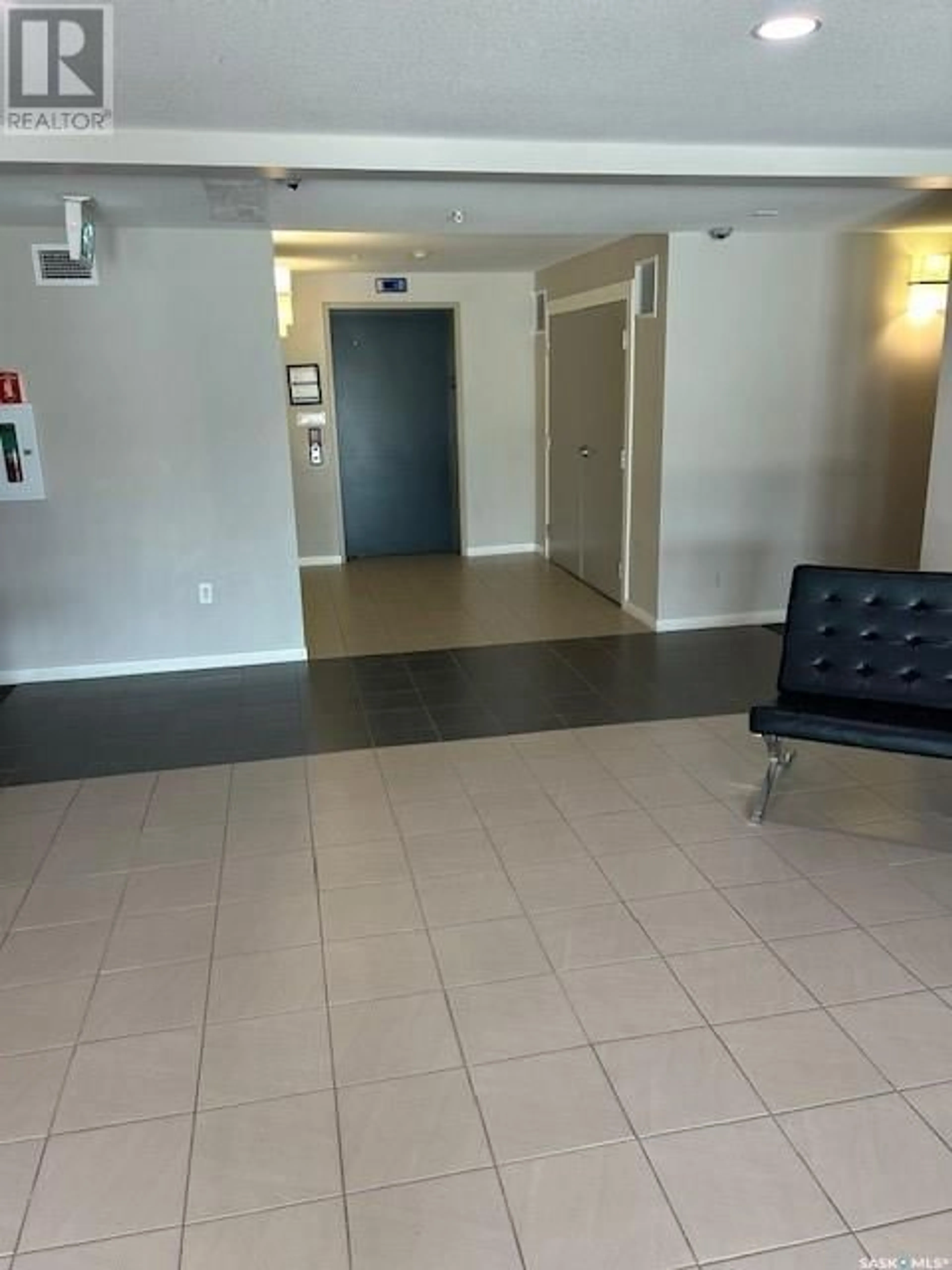Indoor foyer for 5500 - 2306 MITCHINSON WAY, Regina Saskatchewan S4W0N9