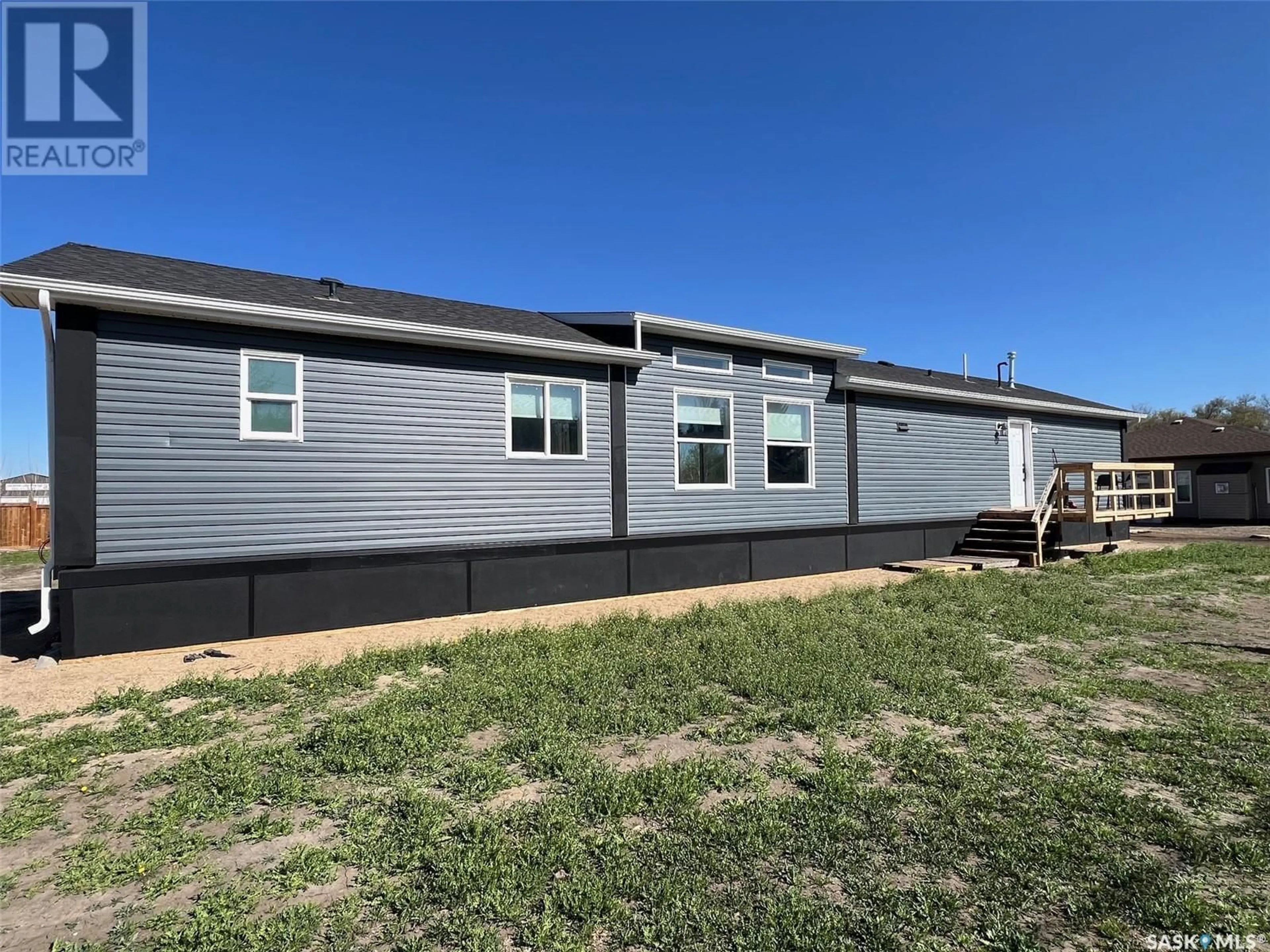 Home with vinyl exterior material, building for 215 1ST STREET, Meota Saskatchewan S0M1X0