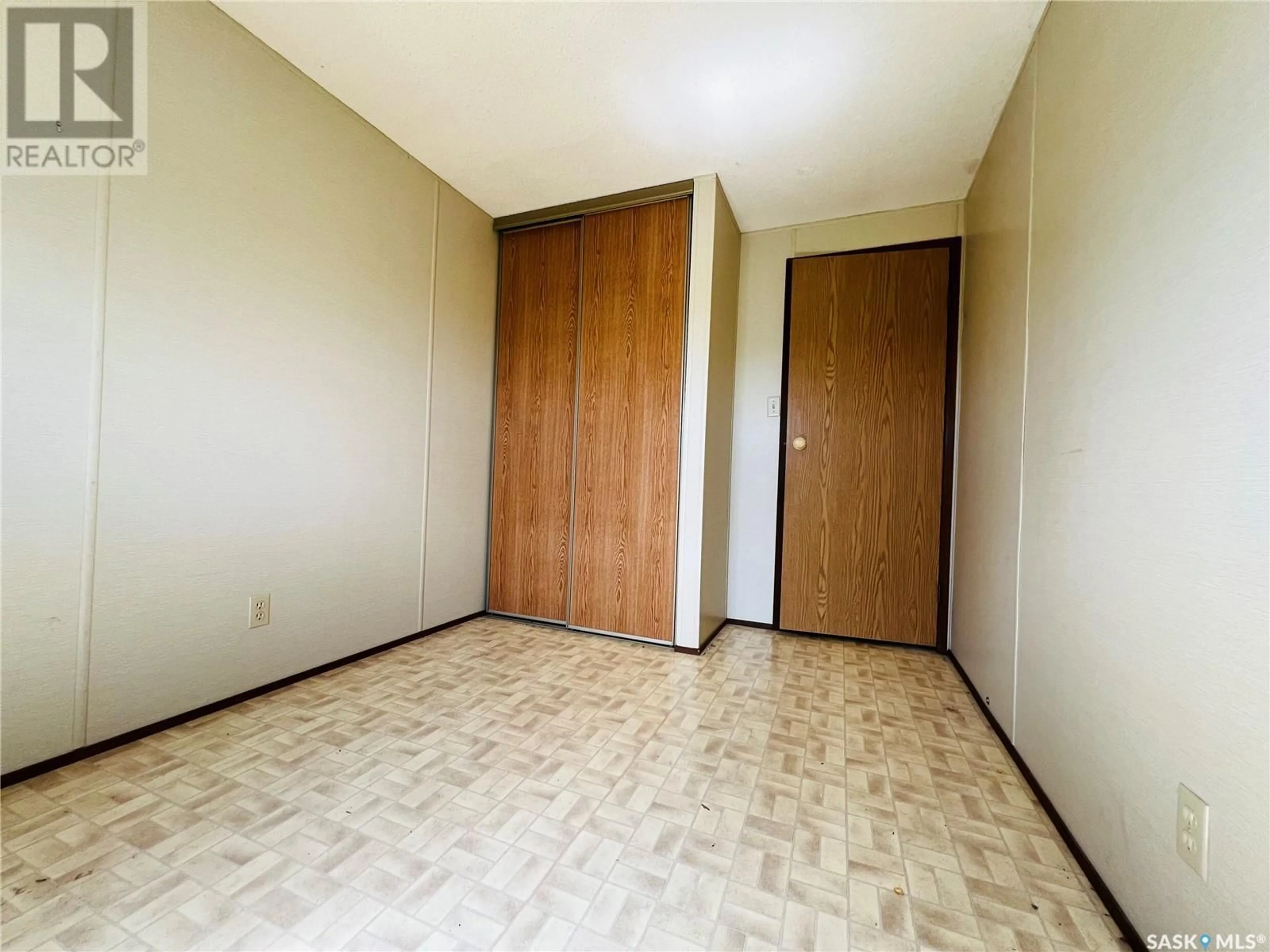 A pic of a room for 320 SOUTH RAILWAY AVENUE, Morse Saskatchewan S0H3C0