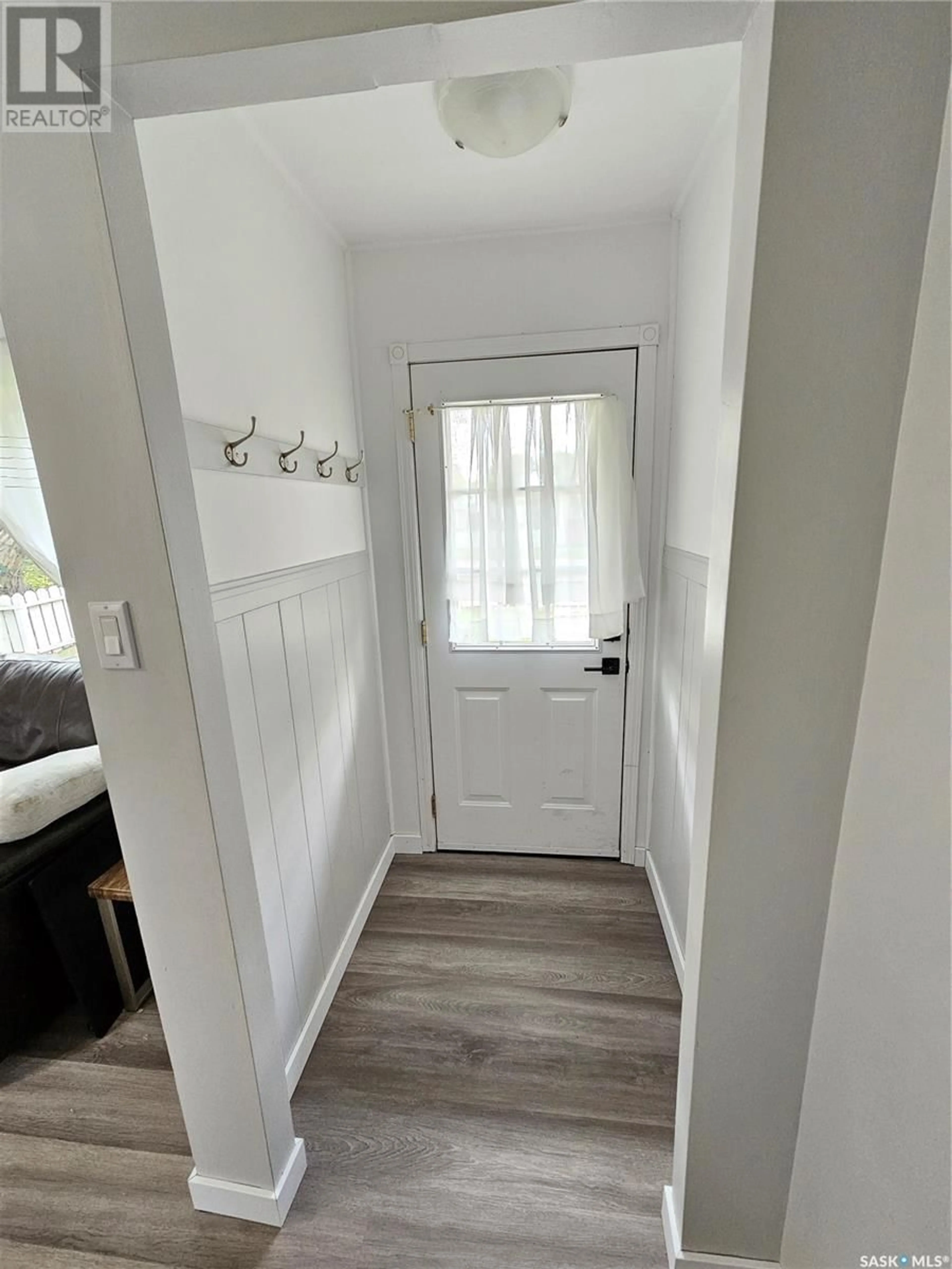 Indoor entryway for 738 ATHABASCA STREET, Moose Jaw Saskatchewan S6H0M5