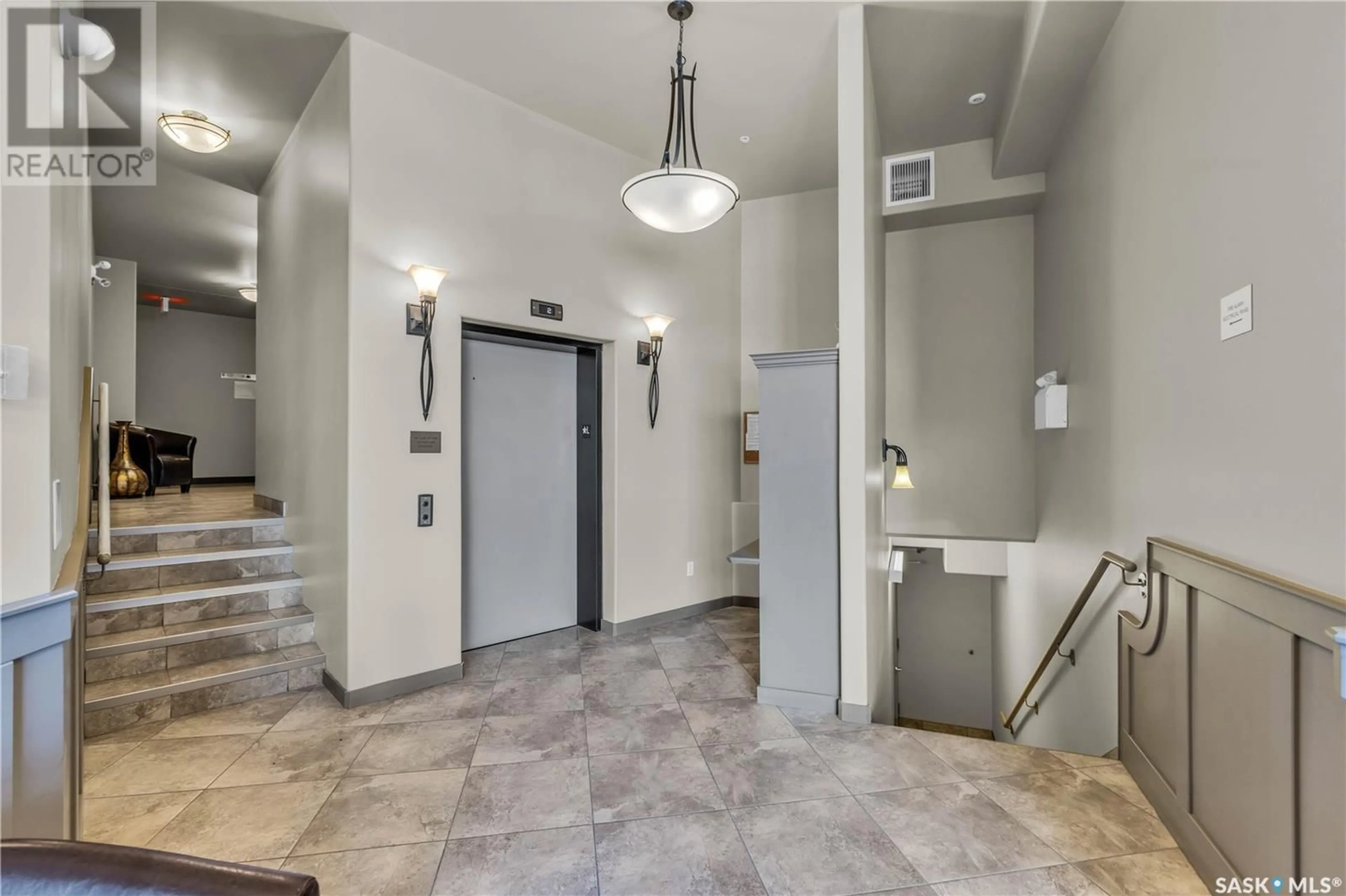 Indoor foyer for 327 - 2710 MAIN STREET, Saskatoon Saskatchewan S7H0M3