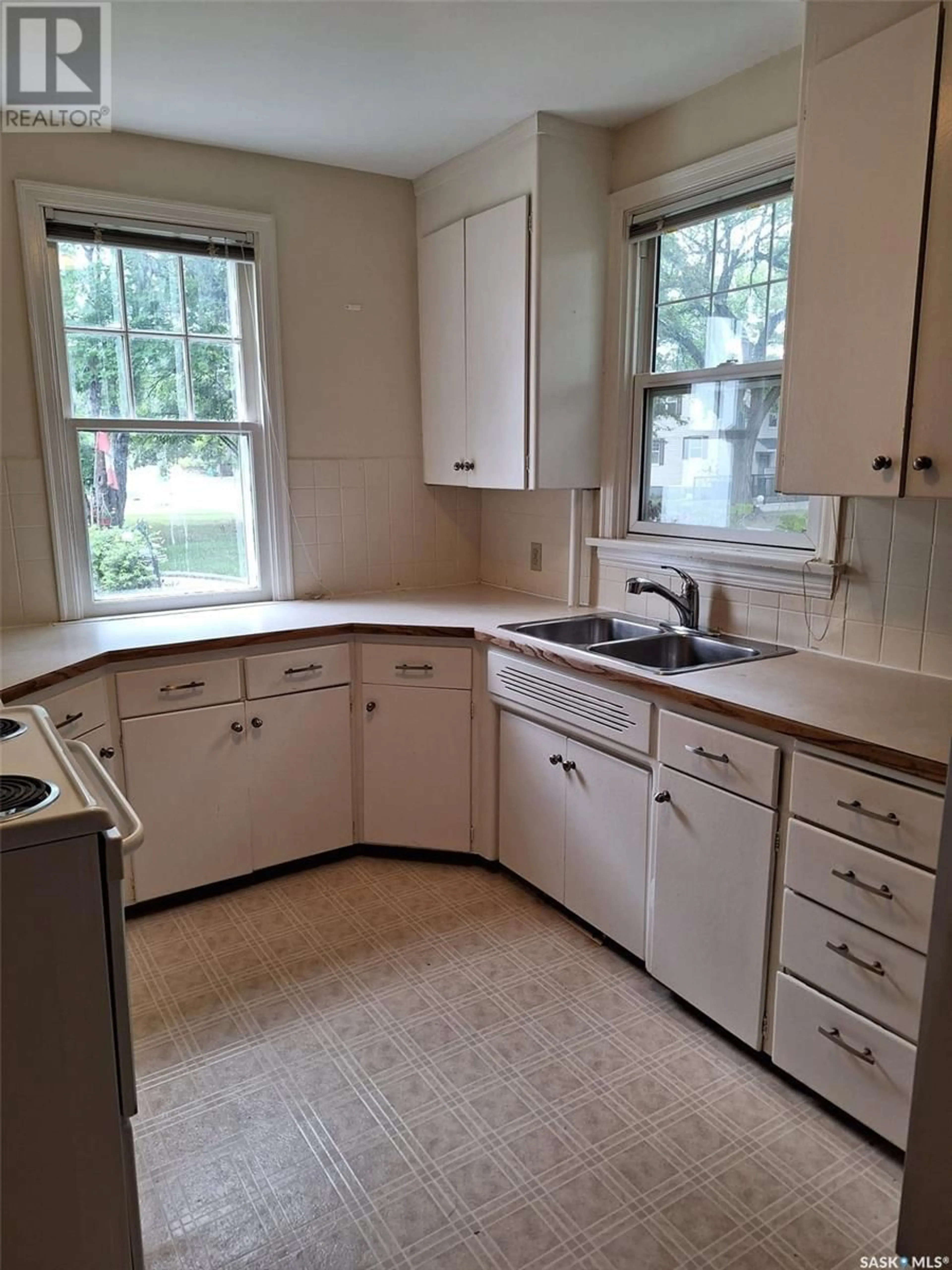 Standard kitchen, unknown for 312 MCKINNON AVENUE, Saskatoon Saskatchewan S7N1J6