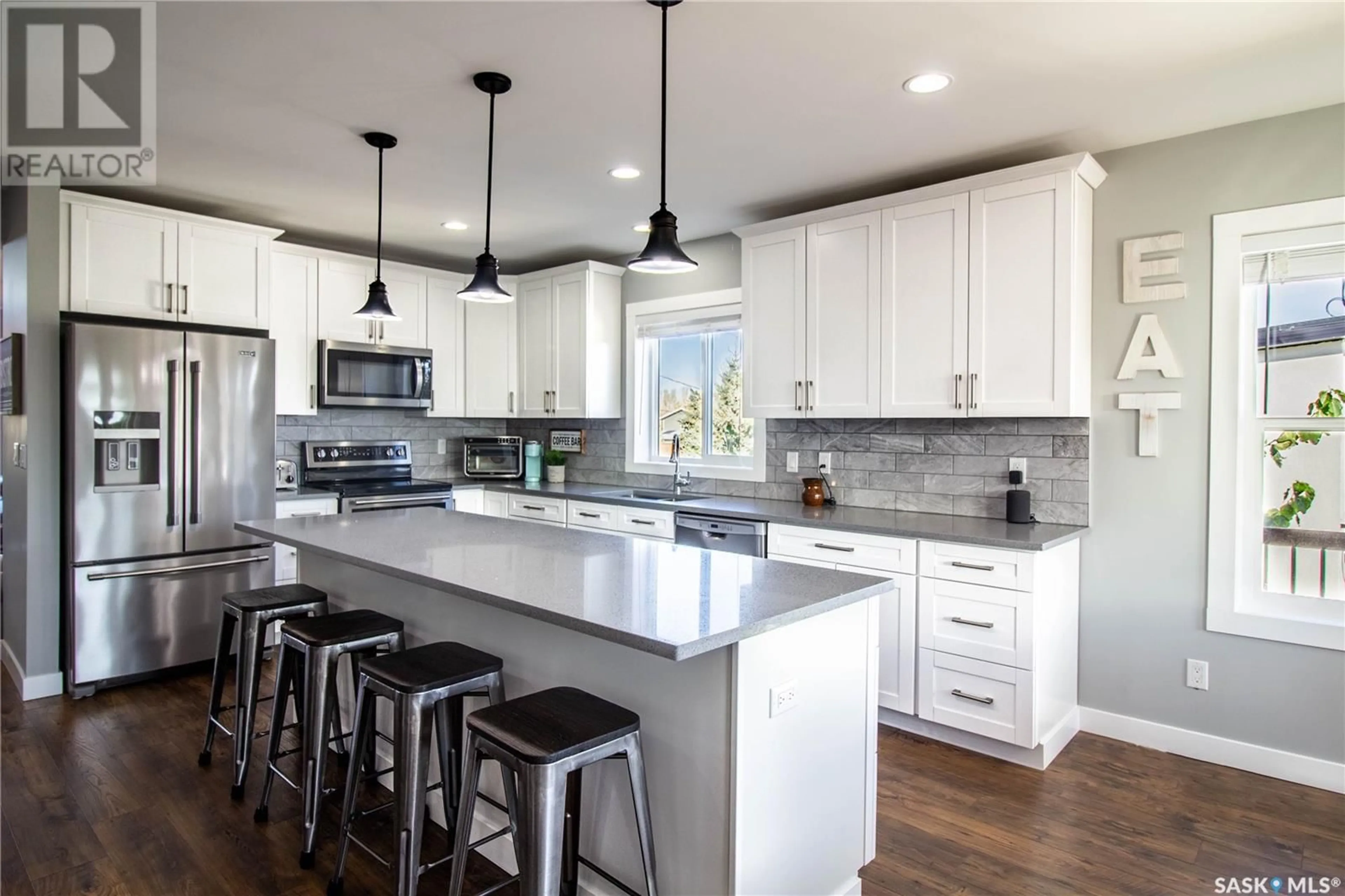 Contemporary kitchen, unknown for 708 BERTSCH PLACE, Meota Saskatchewan S0M1X0
