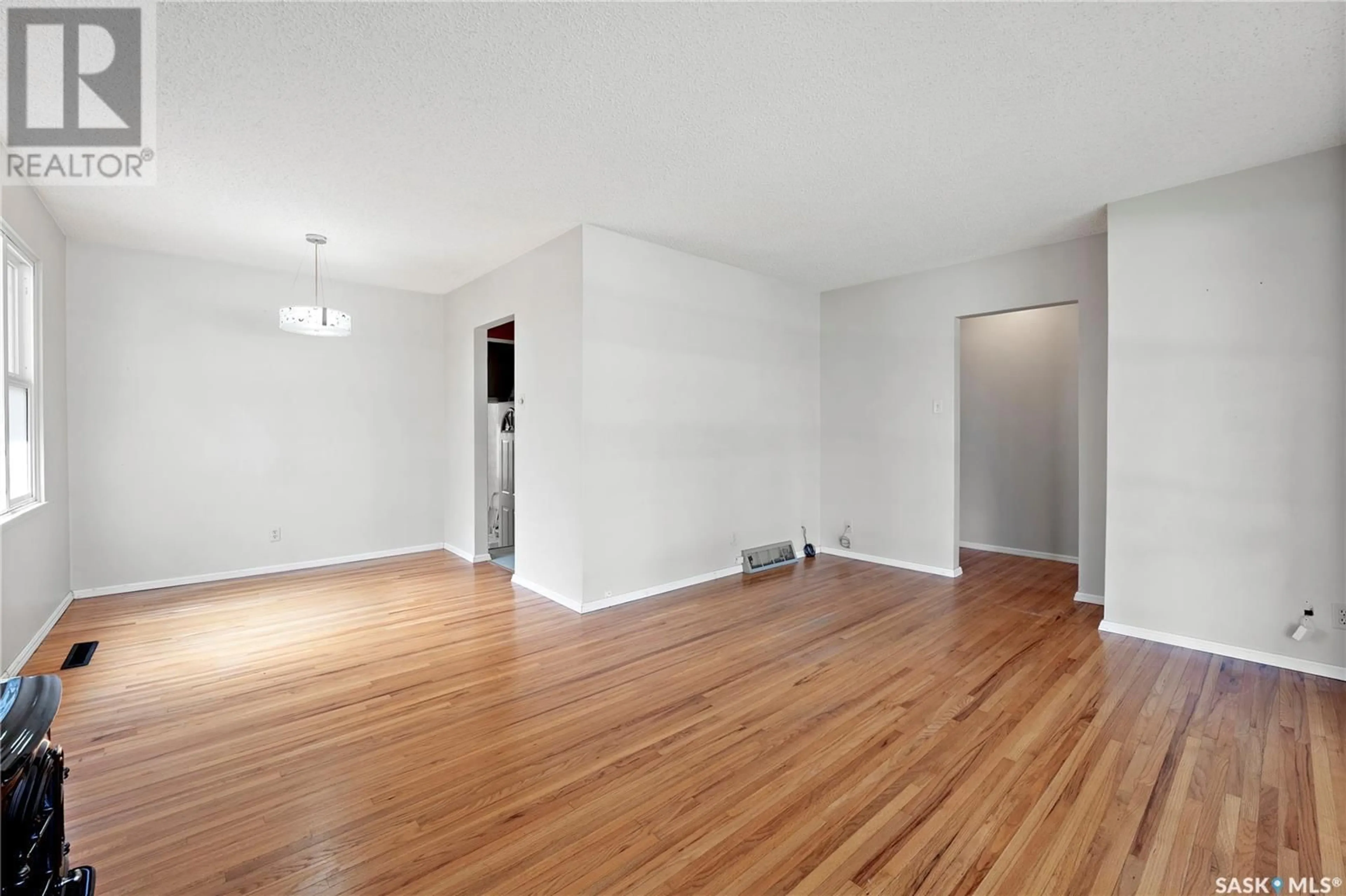 A pic of a room for 2134 WILLIAM AVENUE, Saskatoon Saskatchewan S7J1A5