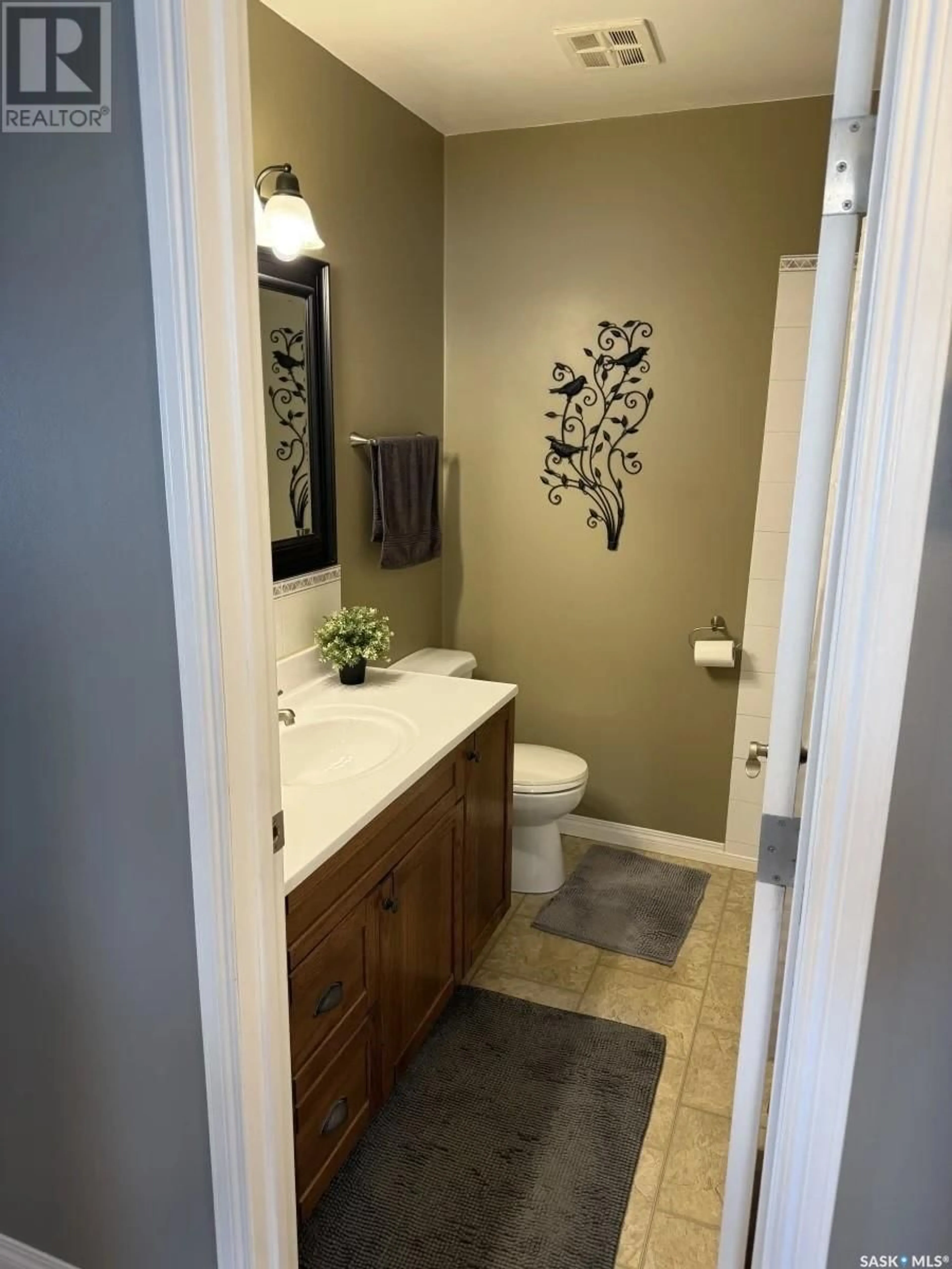 Contemporary bathroom, ceramic/tile floor for 1 VALECREST PLACE, Tisdale Saskatchewan S0E1T0