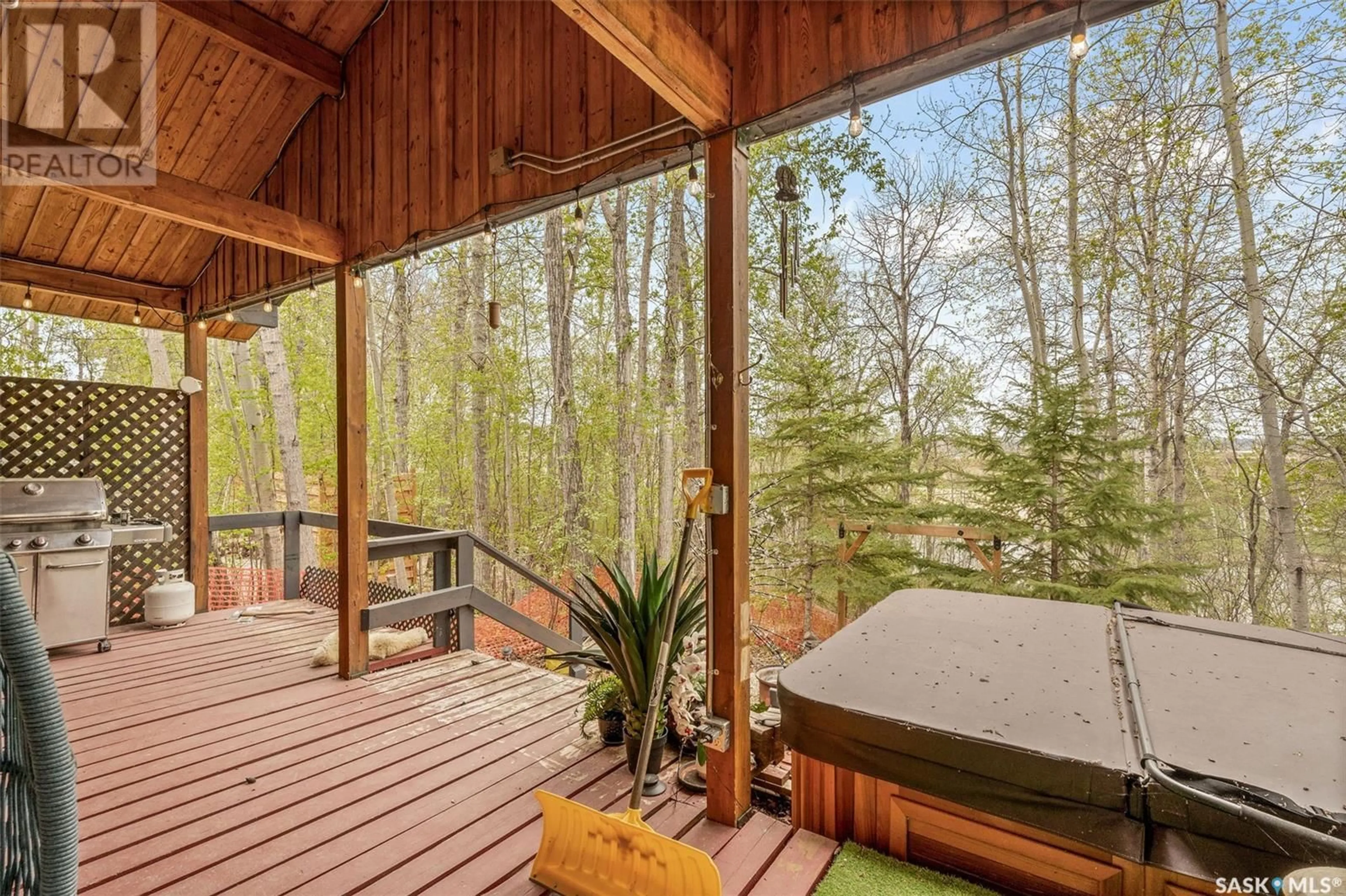 Patio, water/lake/river/ocean view for 305 WAPITI ROAD, Nipawin Rm No. 487 Saskatchewan S0E0W0