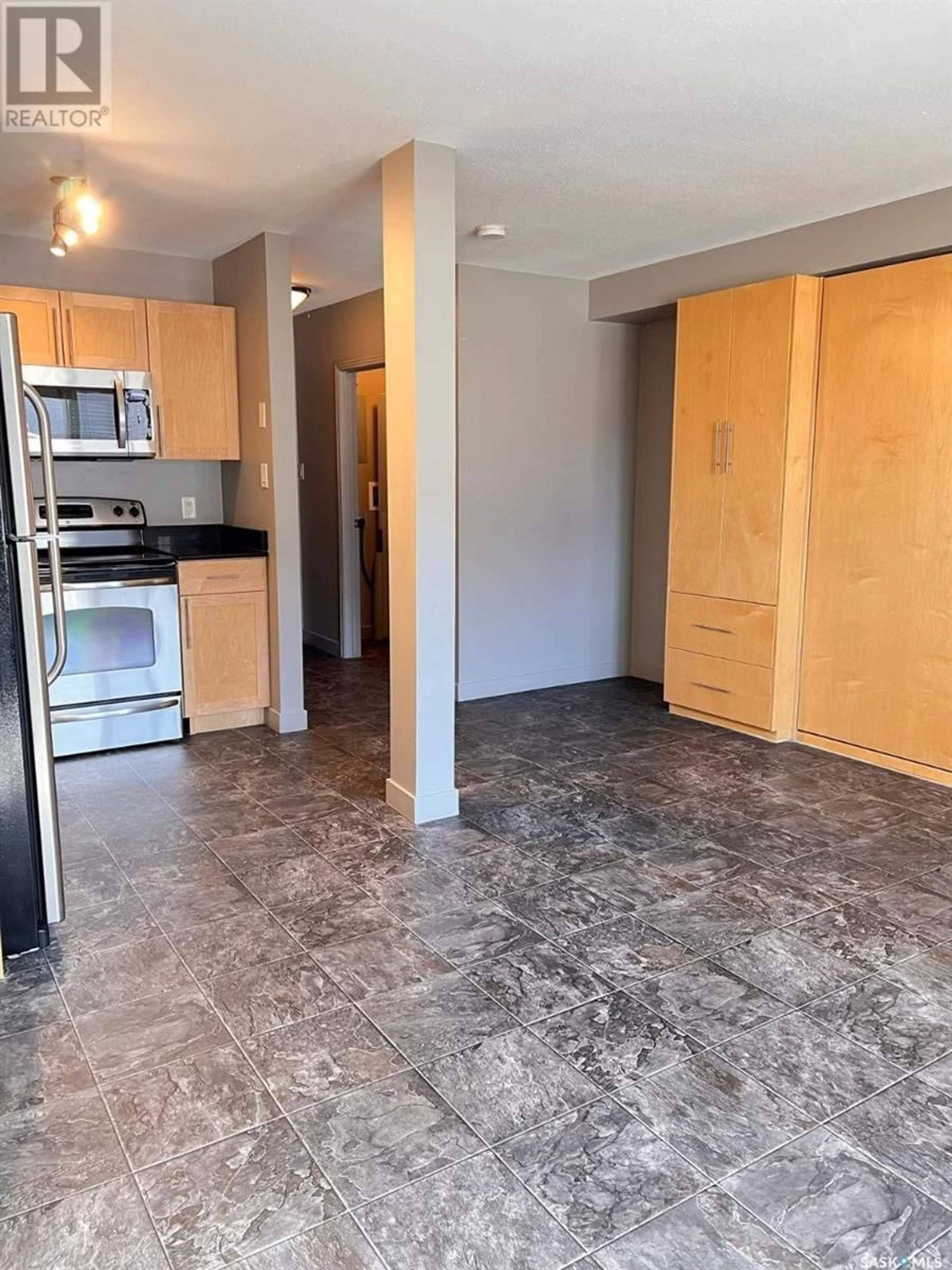 Unknown for 5 - 2203 7TH STREET, Saskatoon Saskatchewan S7H0Z9
