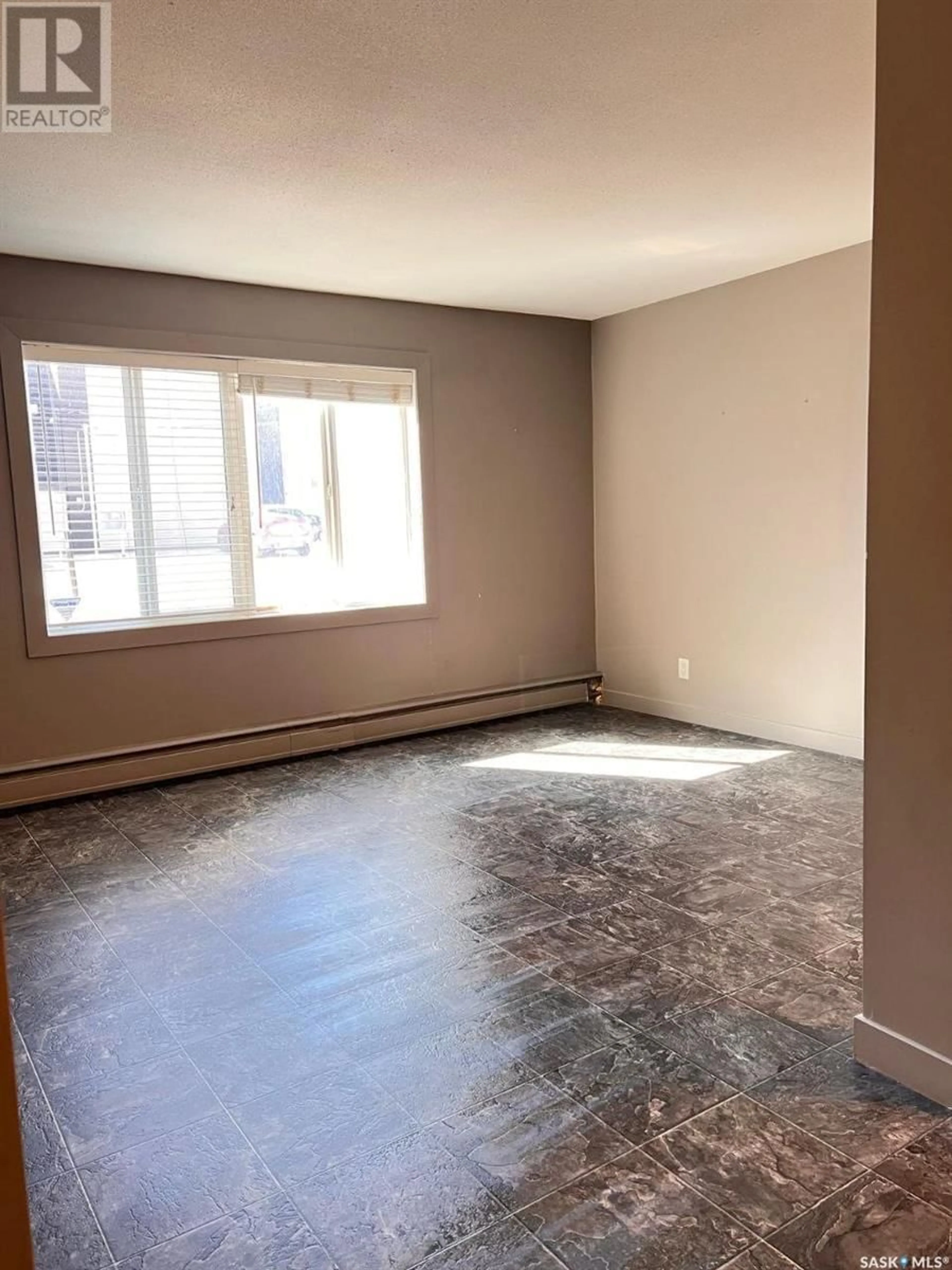 A pic of a room for 5 - 2203 7TH STREET, Saskatoon Saskatchewan S7H0Z9