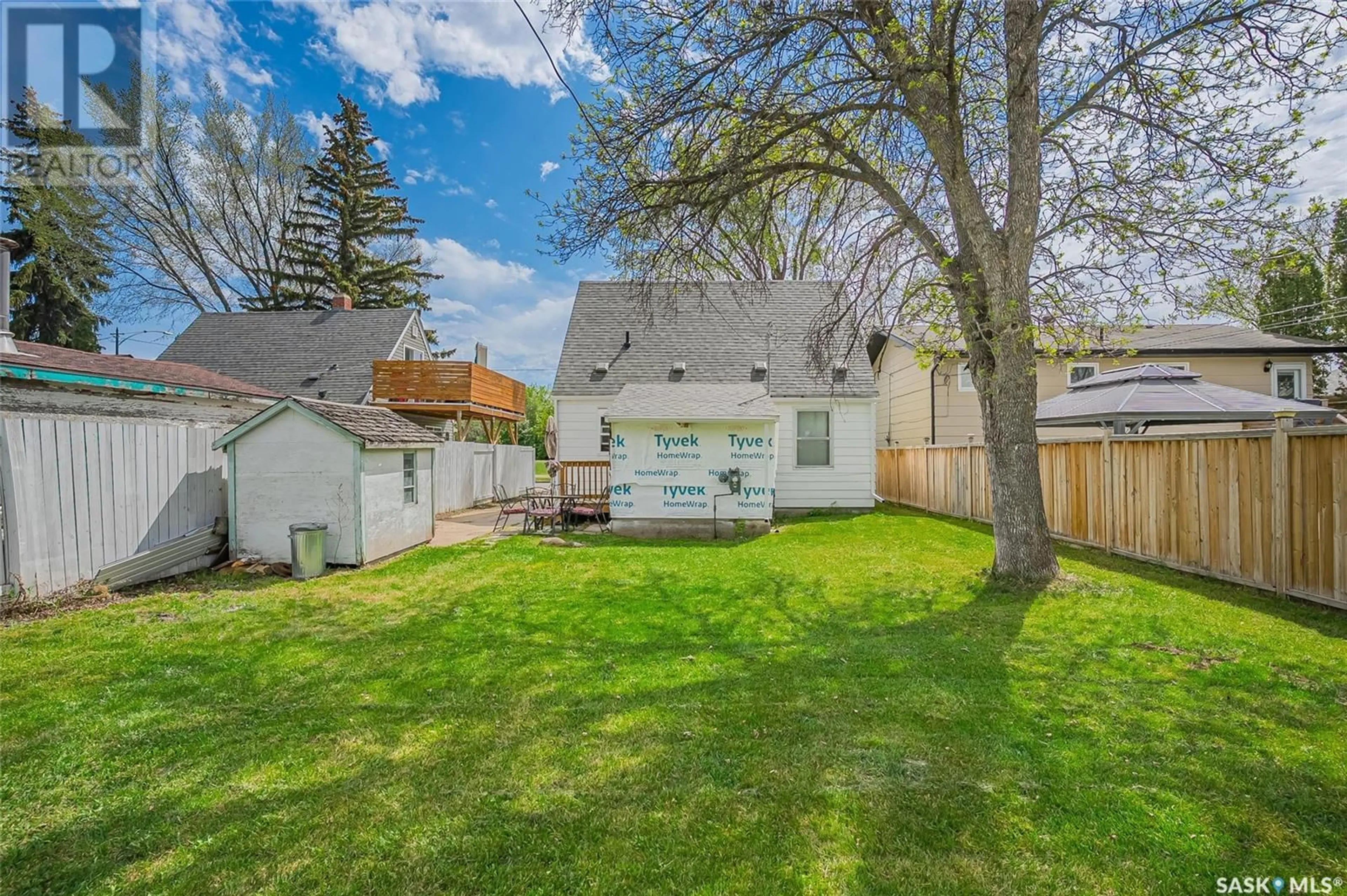 Patio, street for 1112 33RD STREET, Saskatoon Saskatchewan S7K0S8