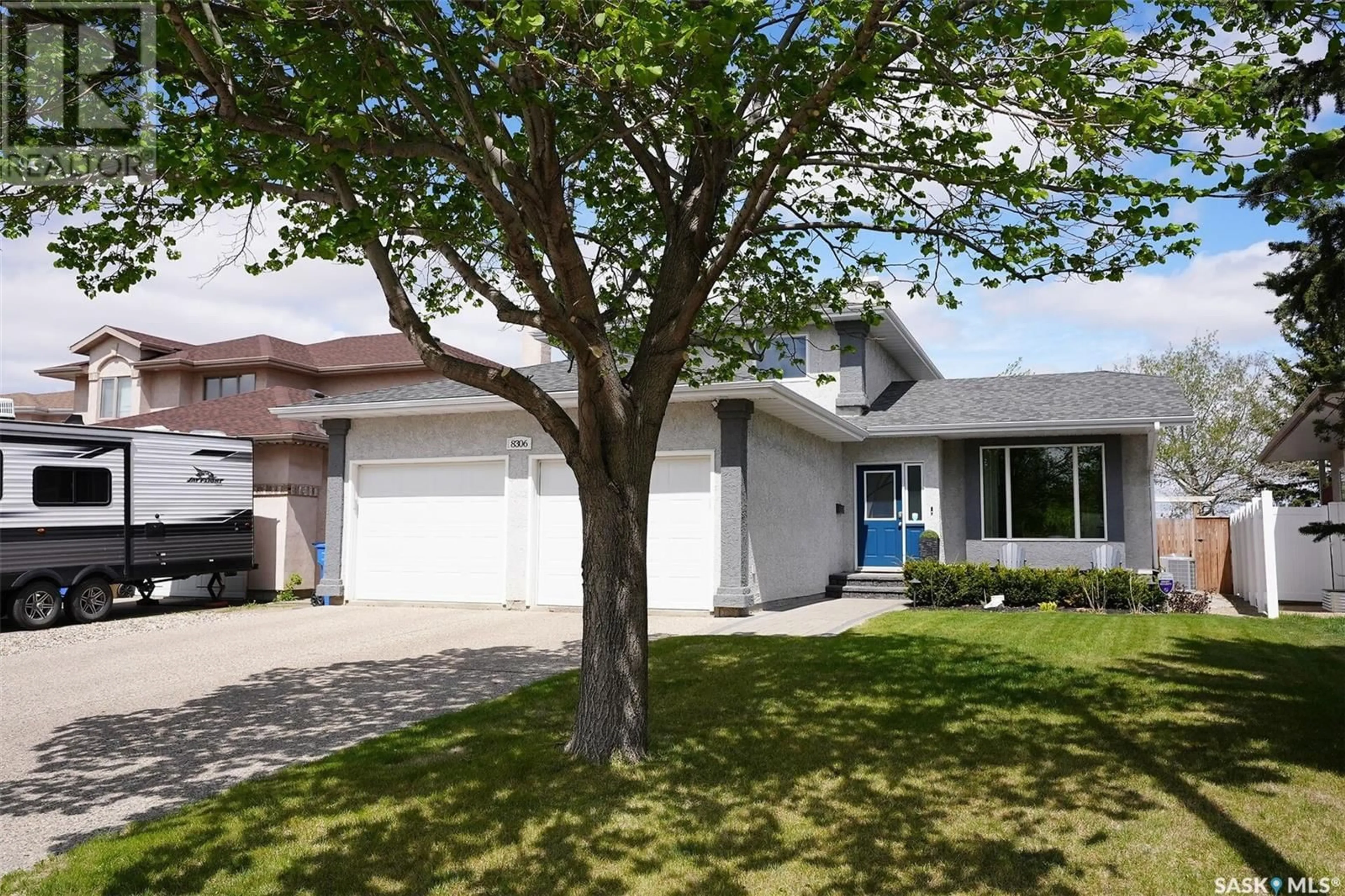 Home with vinyl exterior material, street for 8306 STRUTHERS CRESCENT, Regina Saskatchewan S4Y1H7