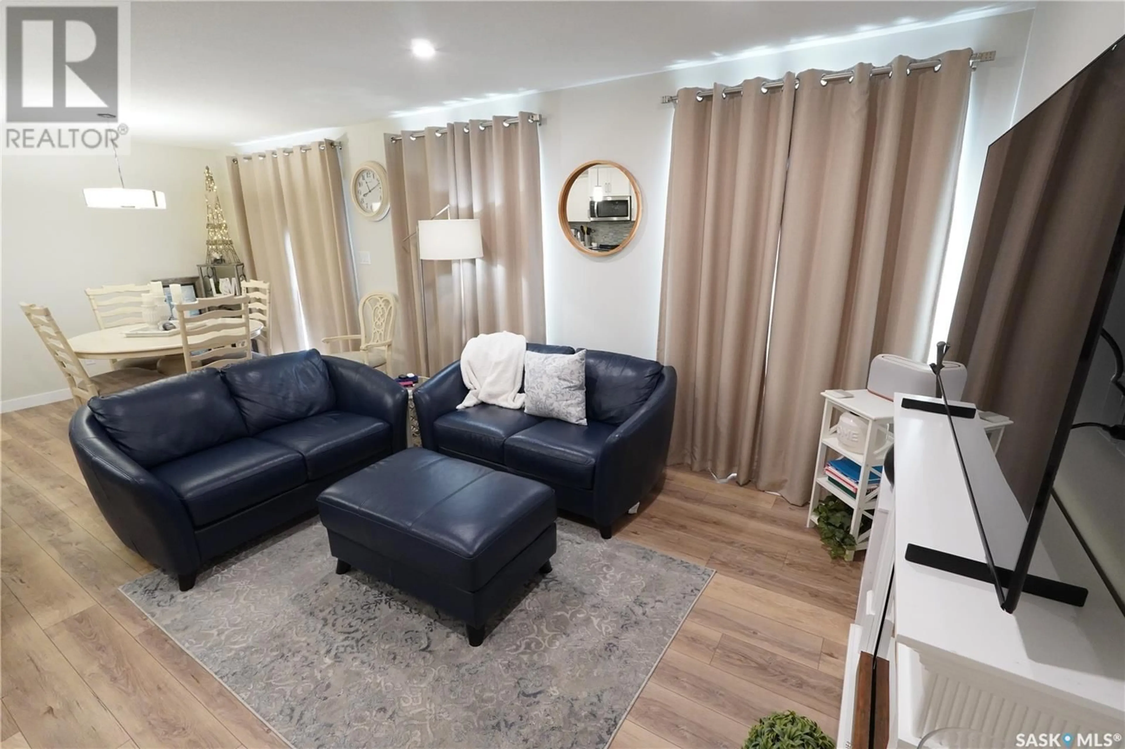 Living room with furniture, unknown for 4665 MUTRIE CRESCENT, Regina Saskatchewan S4V3Y3