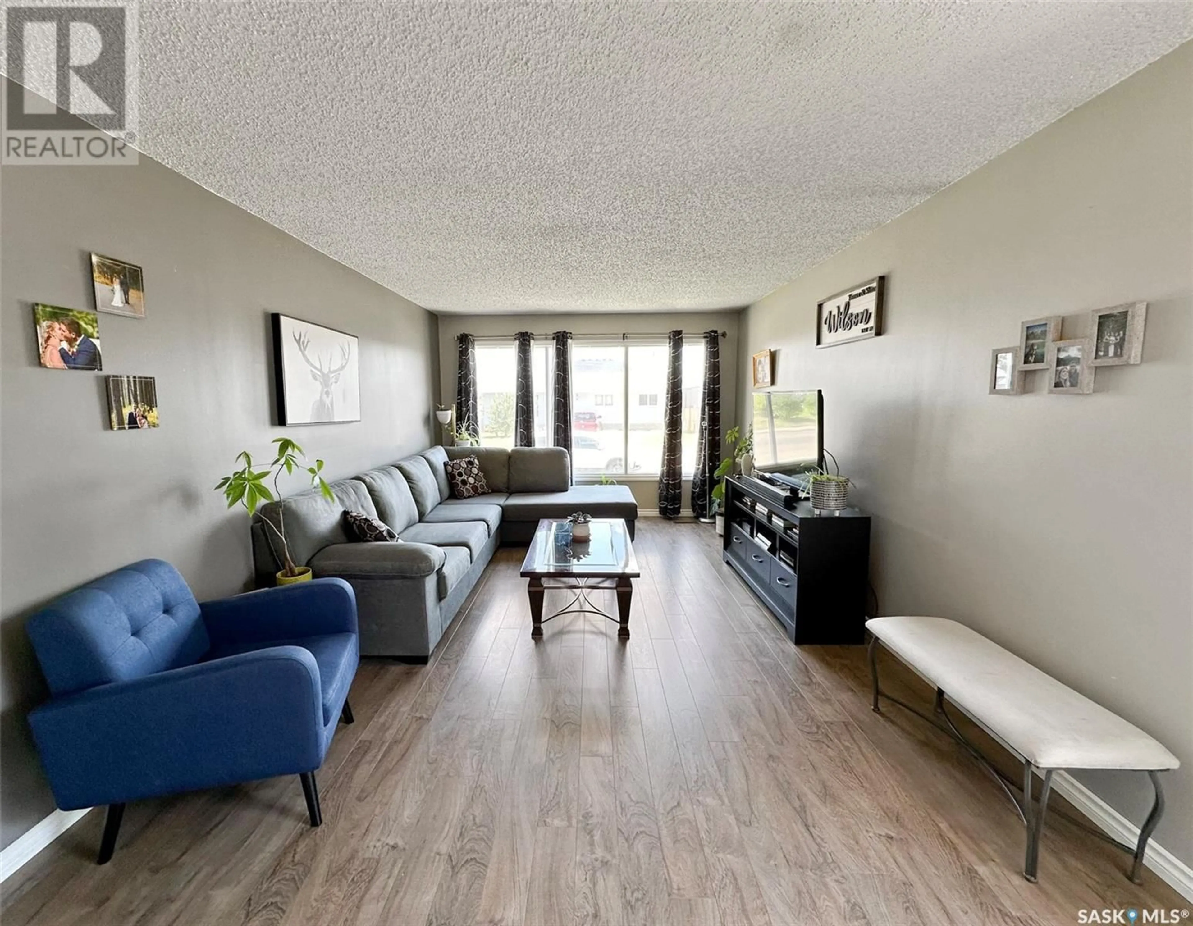 Living room with furniture, unknown for 342 7TH AVENUE, Swift Current Saskatchewan S9H3P7