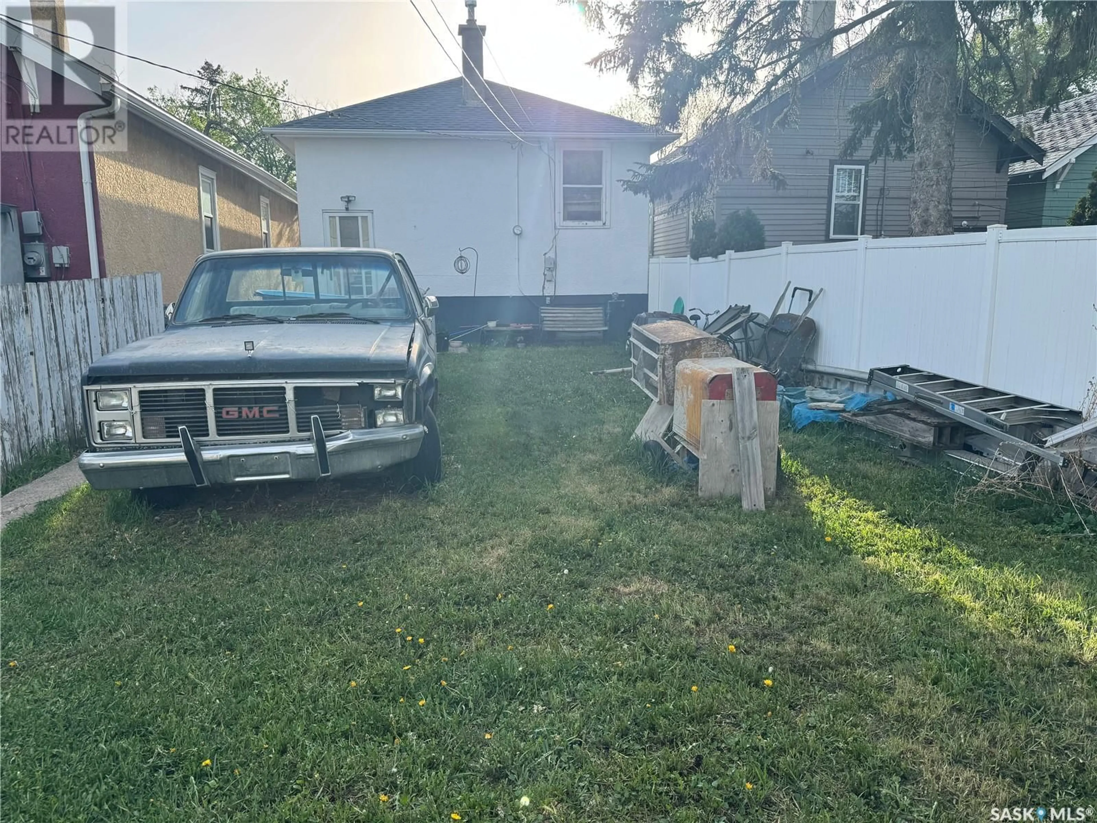 Unknown for 1873 BRODER STREET, Regina Saskatchewan S4N3R7