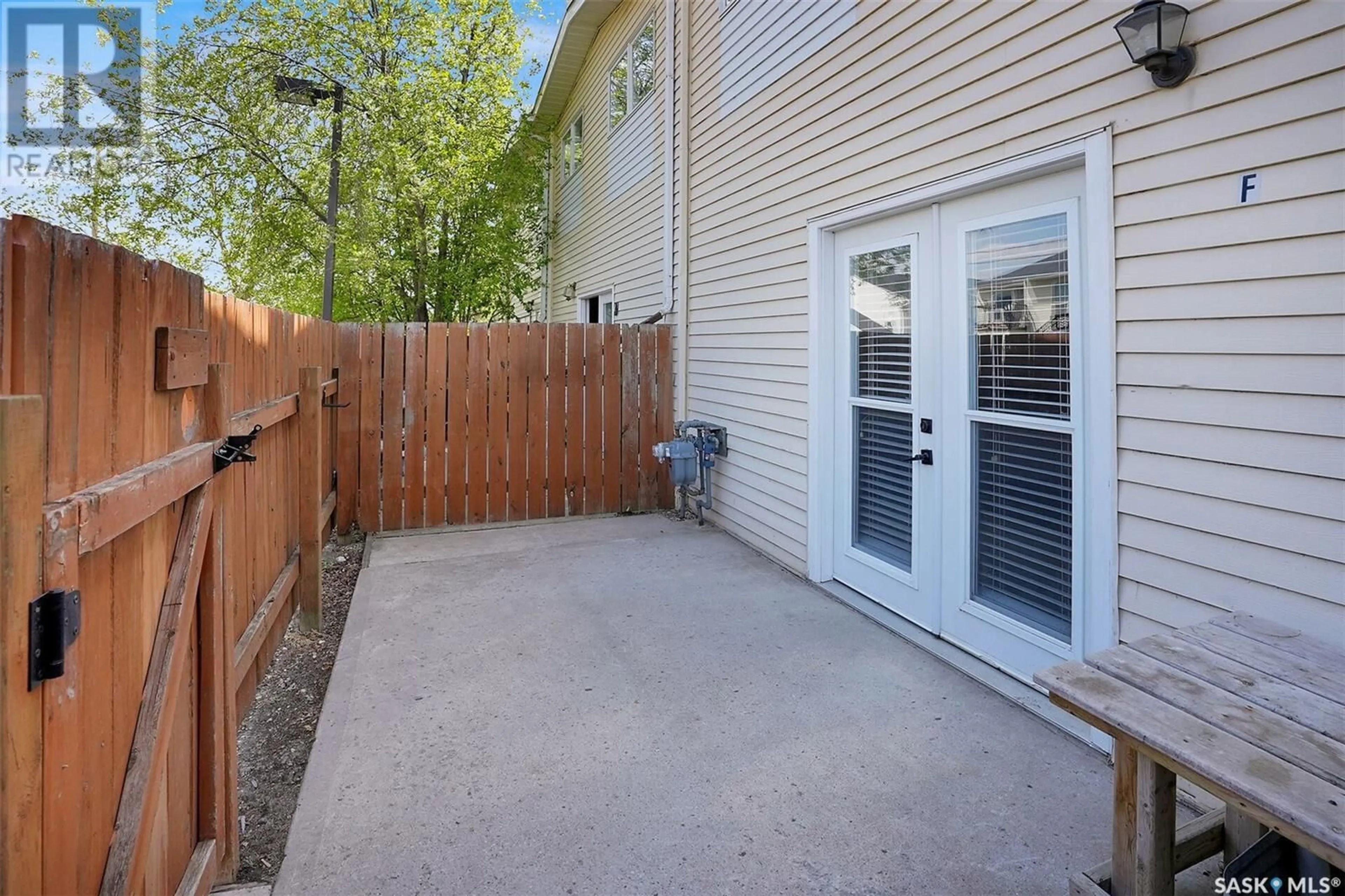 Patio, street for F - 4208 CASTLE ROAD, Regina Saskatchewan S4S4W1