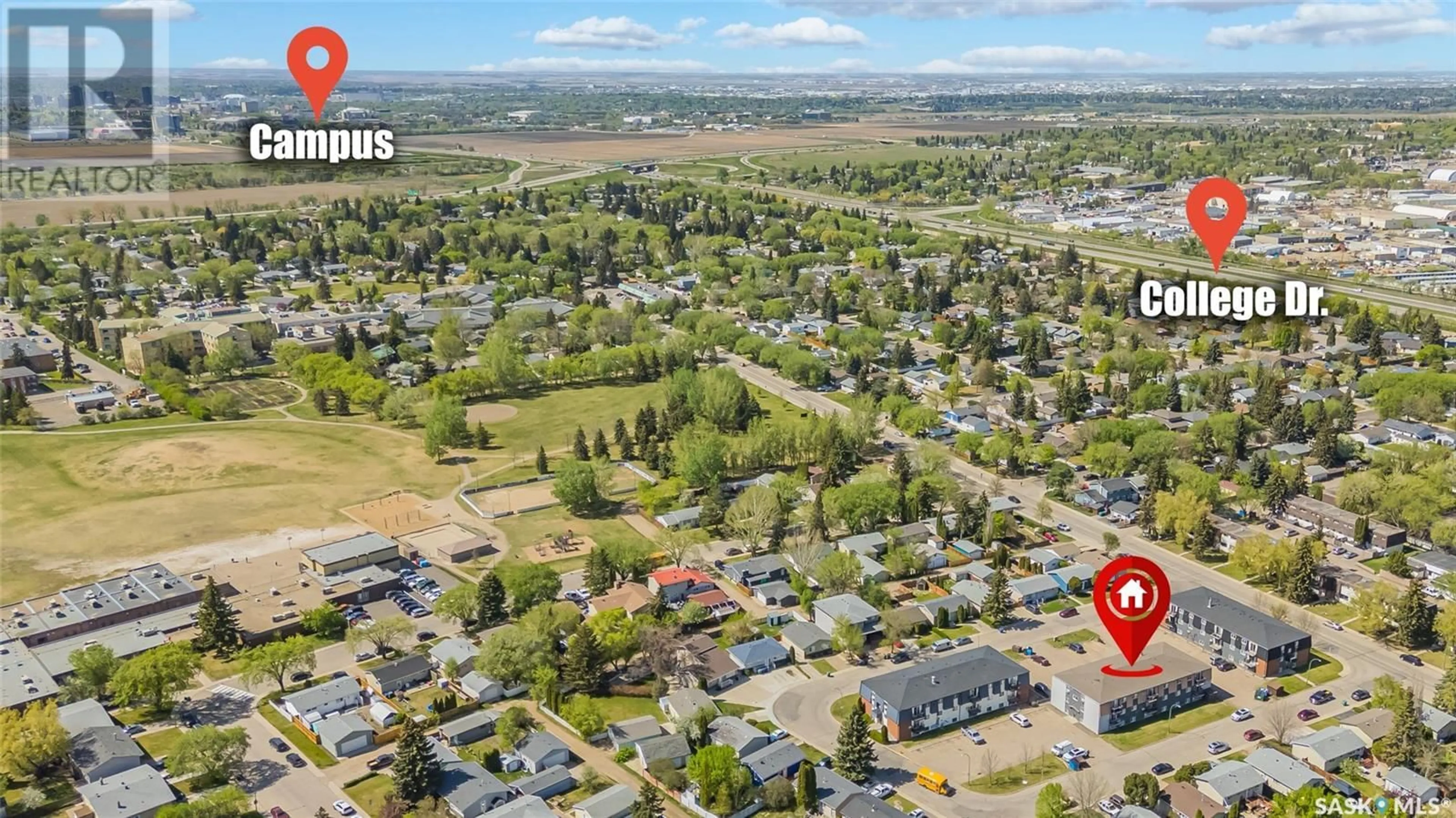 A pic from outside/outdoor area/front of a property/back of a property/a pic from drone, street for 7 116 ACADIA COURT, Saskatoon Saskatchewan S7H4T7