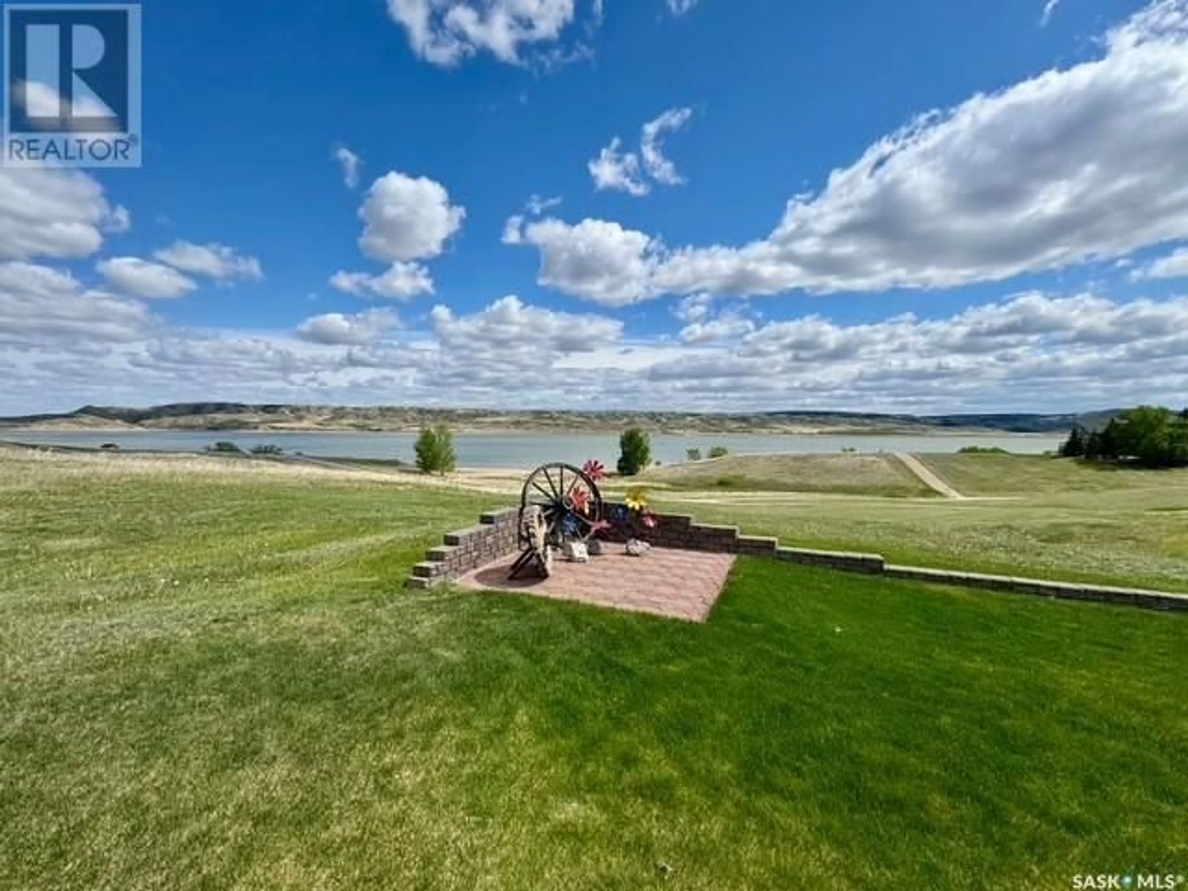 A pic from outside/outdoor area/front of a property/back of a property/a pic from drone, water/lake/river/ocean view for 70 CACTUS DRIVE, Saskatchewan Landing Saskatchewan S0L1T0