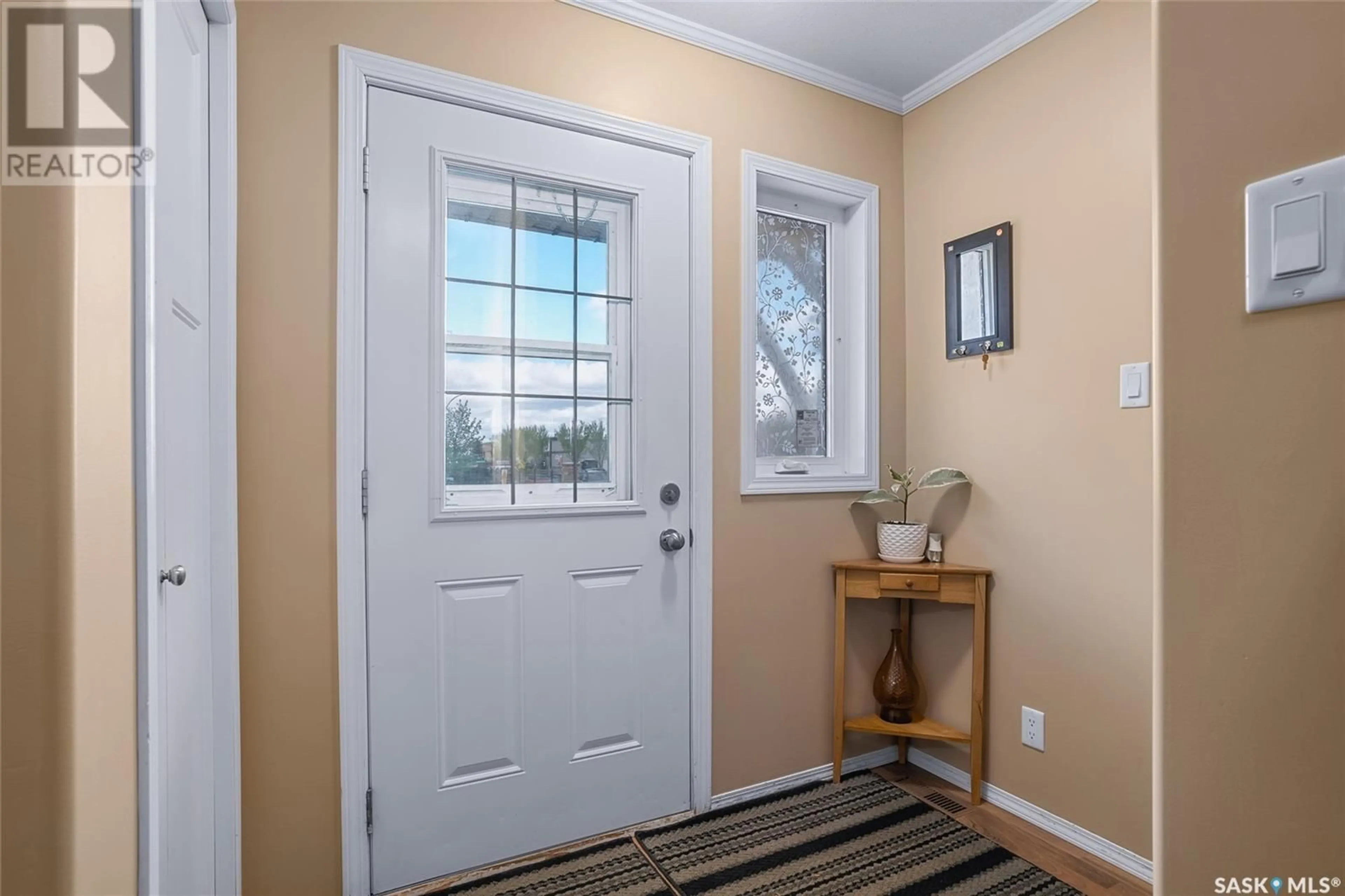 Indoor entryway for 715 - 1301 HART ROAD, Saskatoon Saskatchewan S7M3Y9