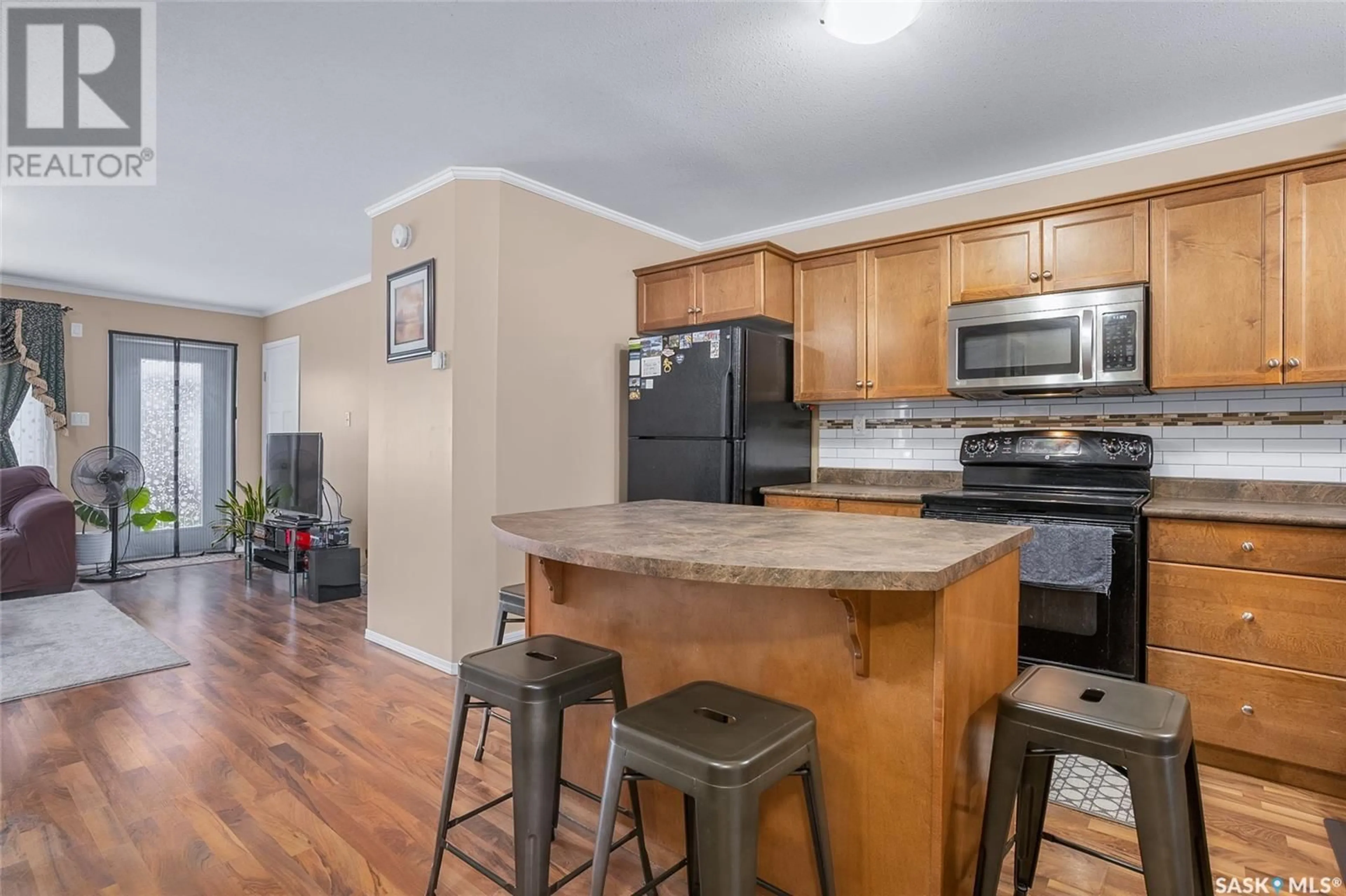 Standard kitchen, unknown for 715 - 1301 HART ROAD, Saskatoon Saskatchewan S7M3Y9