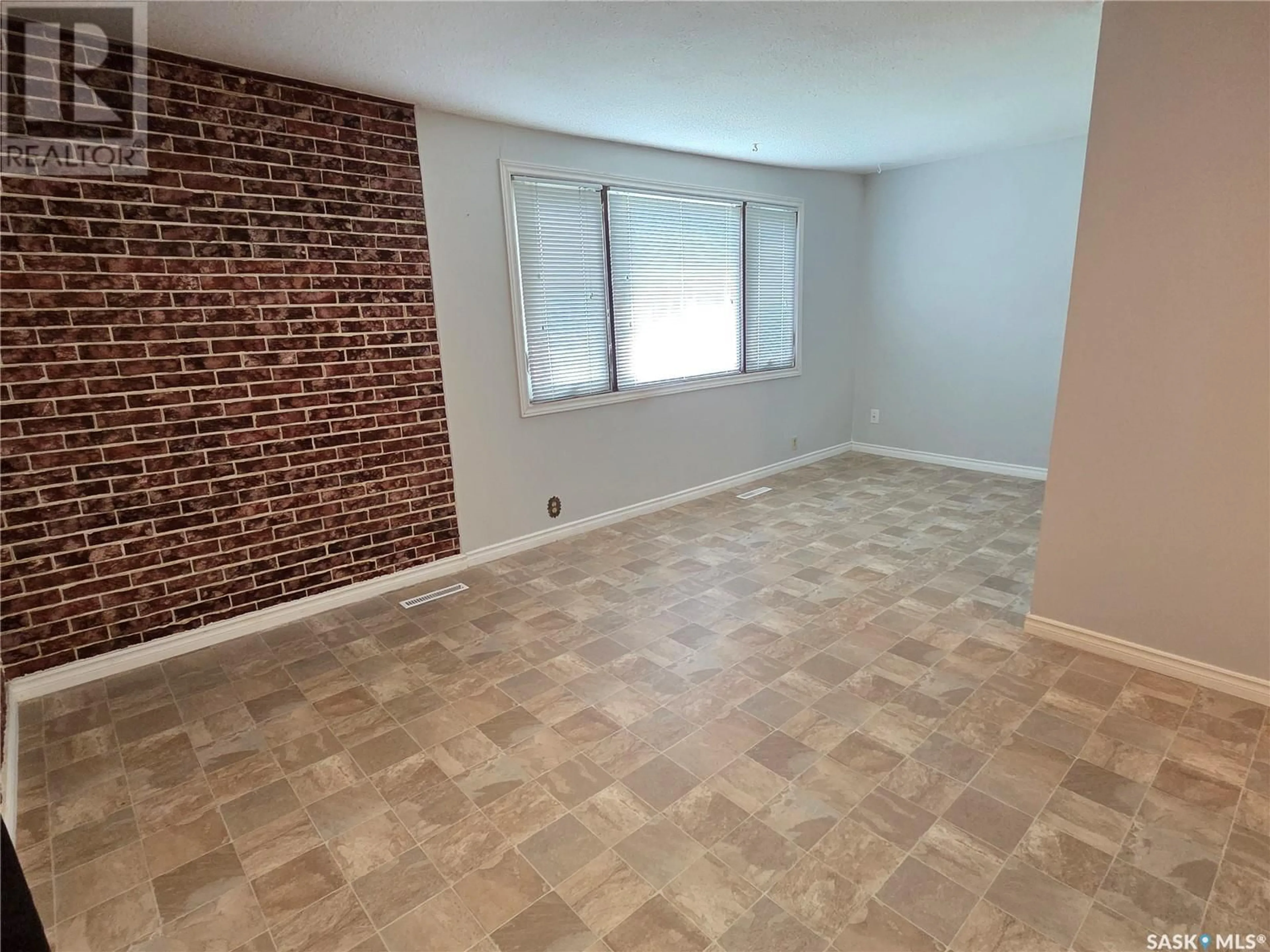 A pic of a room for 375 MONTREAL STREET, Regina Saskatchewan S4R1L2