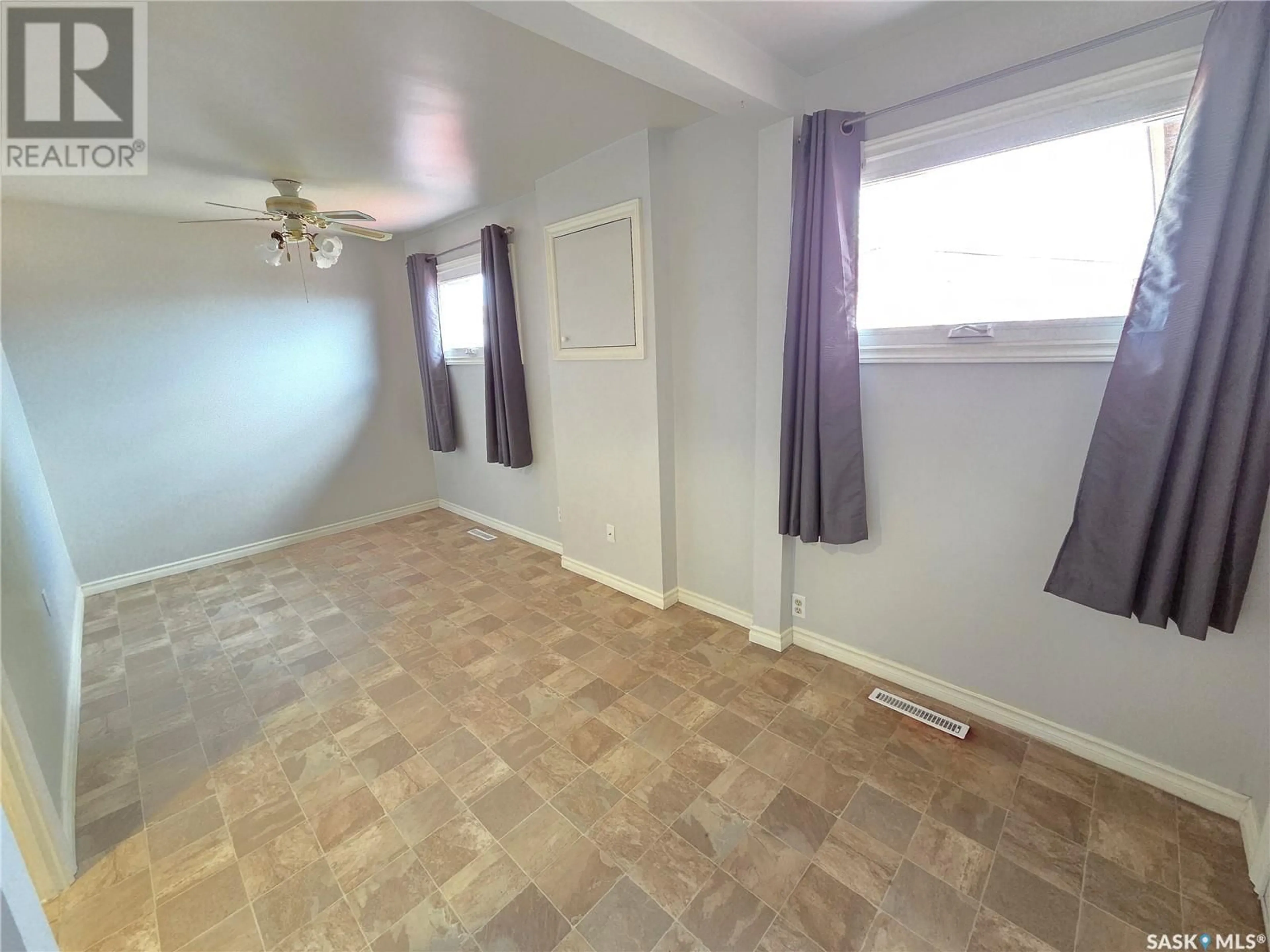A pic of a room for 375 MONTREAL STREET, Regina Saskatchewan S4R1L2