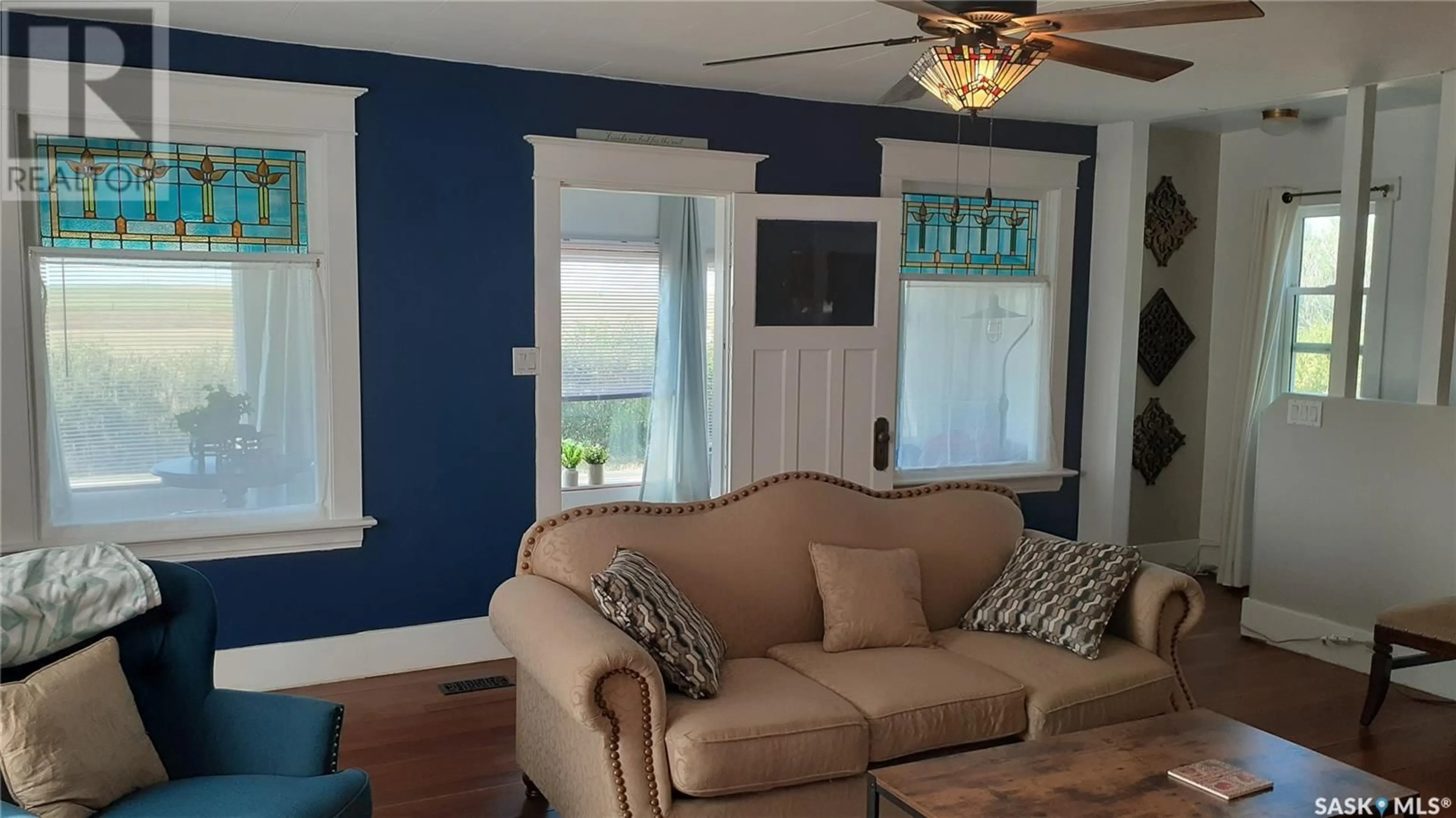 Living room with furniture, unknown for 132 RAILWAY AVENUE, Consul Saskatchewan S0N0P0