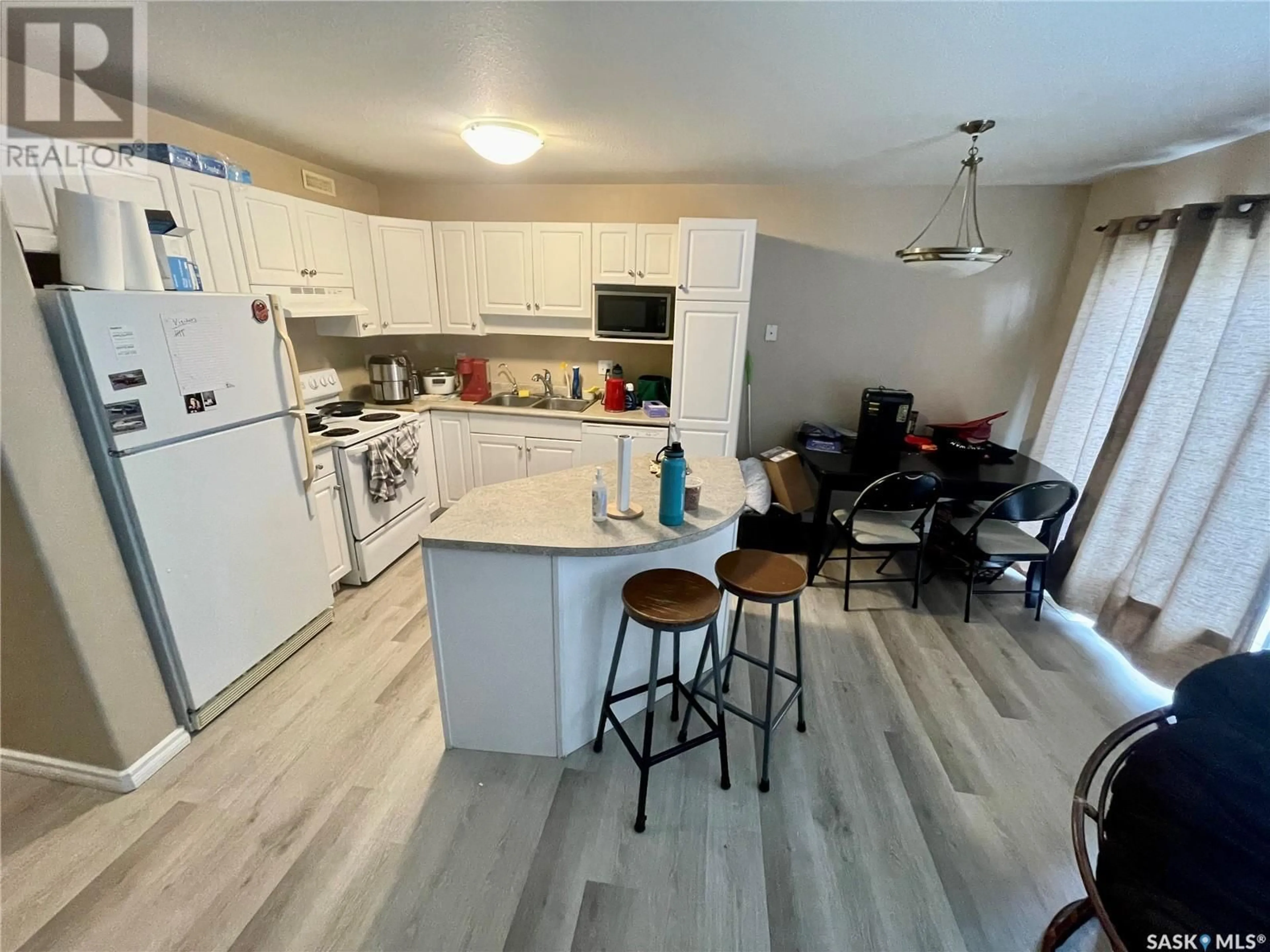Open concept kitchen, unknown for 46 127 BANYAN CRESCENT, Saskatoon Saskatchewan S7V0G5