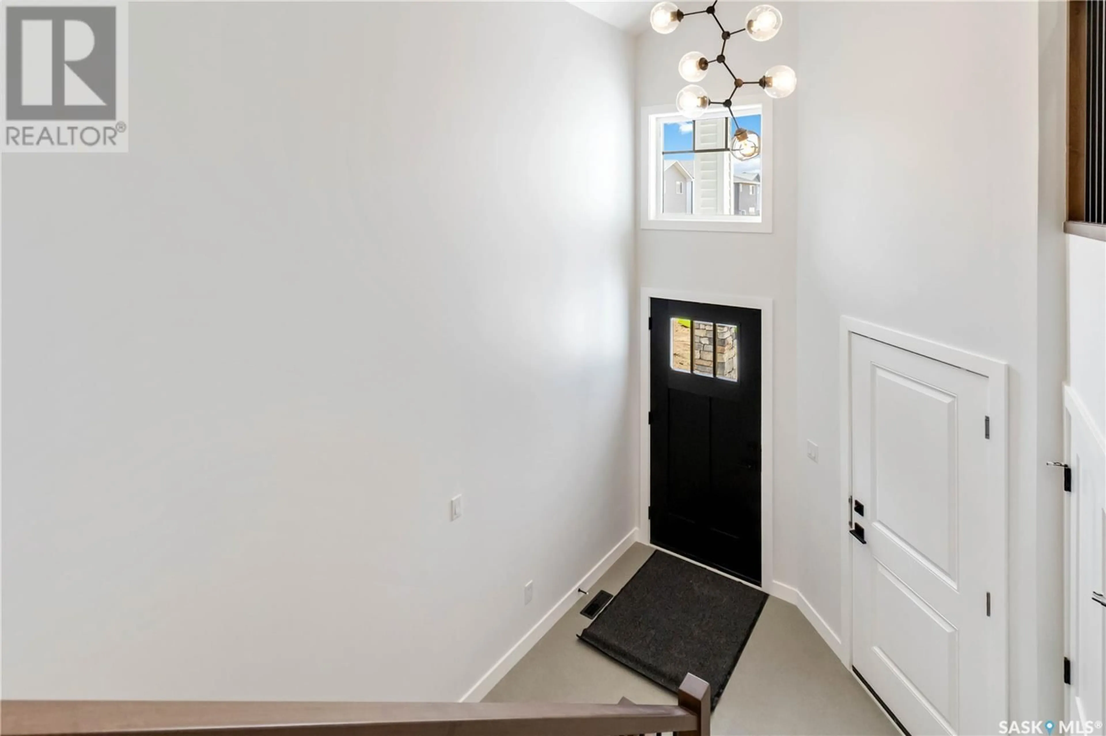Indoor entryway for 419 DORAN CRESCENT, Saskatoon Saskatchewan S7V1W2