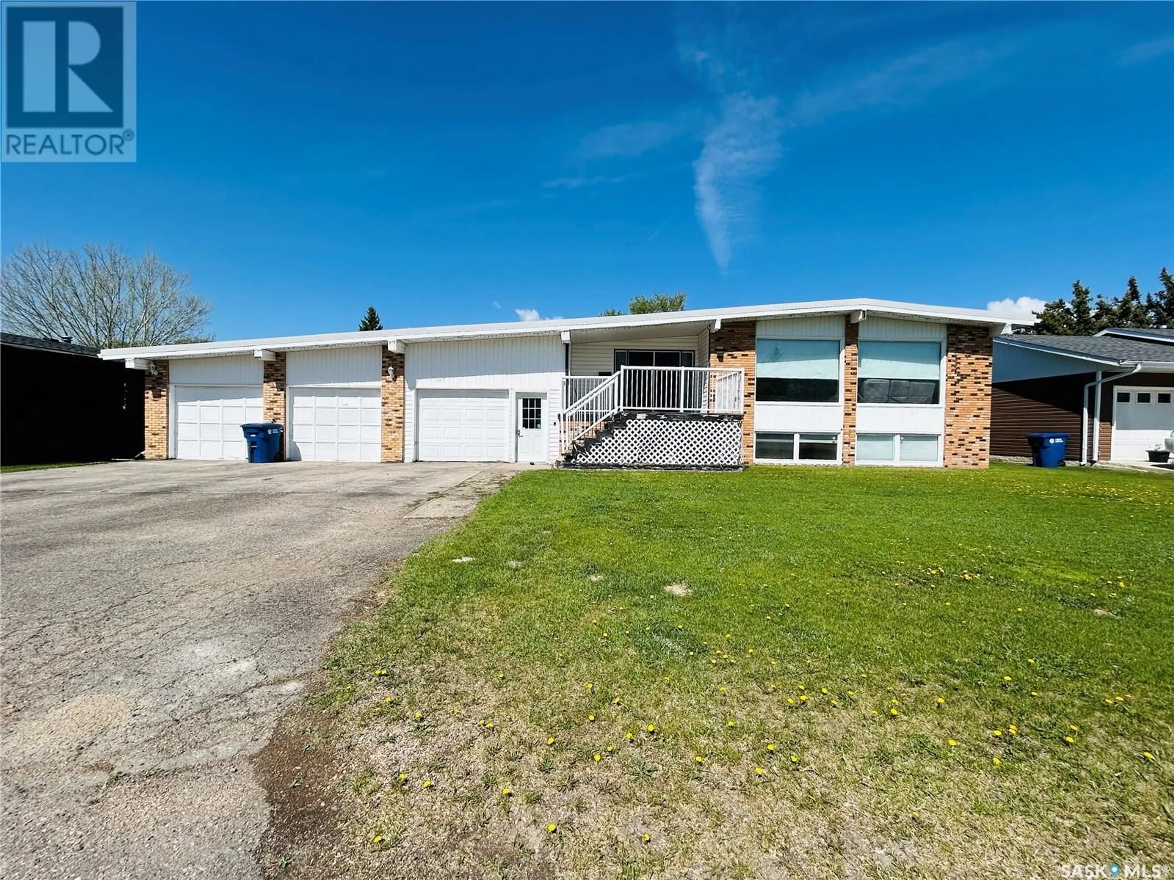 A pic from outside/outdoor area/front of a property/back of a property/a pic from drone, street for 312 ELM AVENUE, Wapella Saskatchewan S0G4Z0