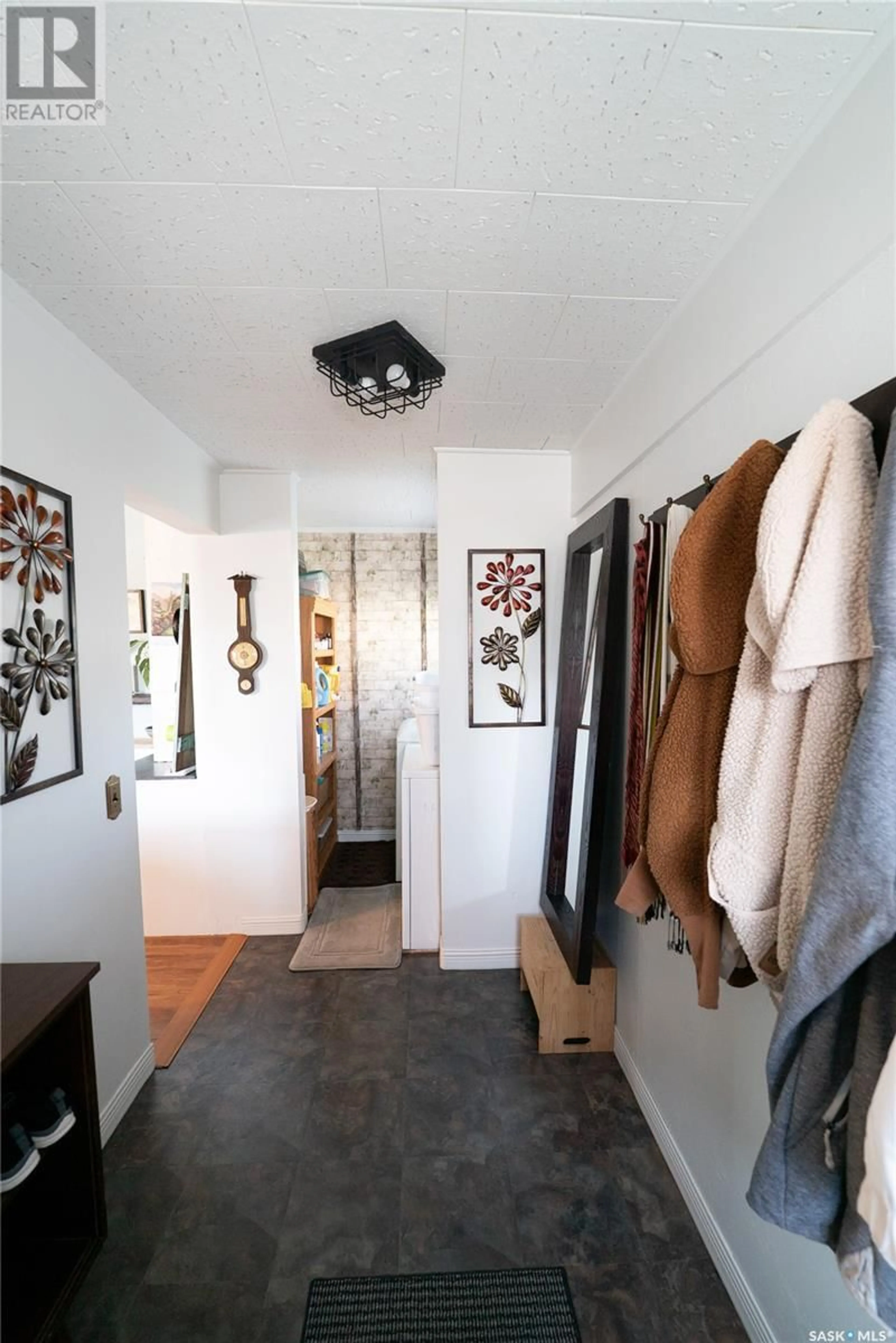 Indoor entryway for 317 SASKATCHEWAN AVENUE, Simpson Saskatchewan S0G4M0