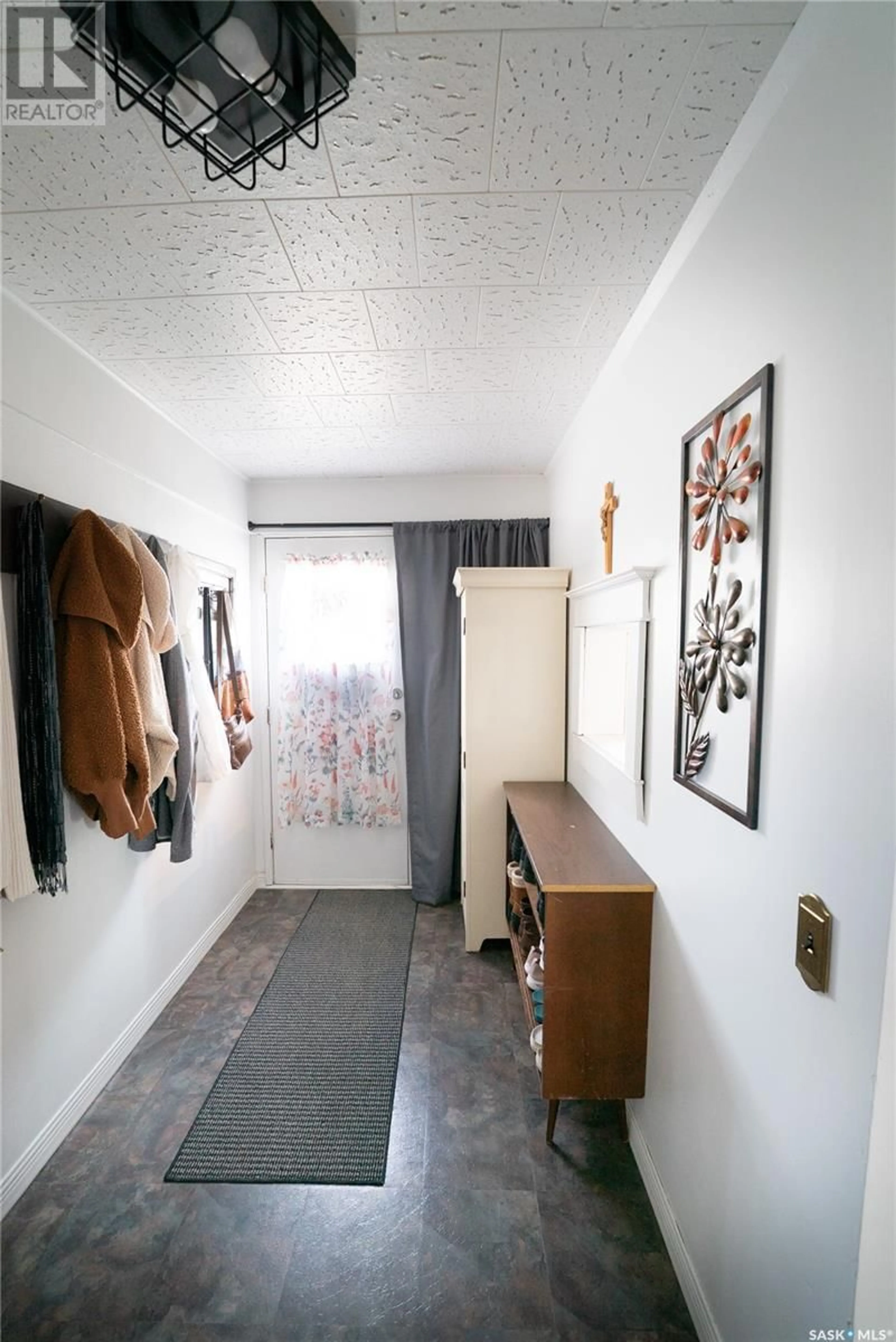 Indoor entryway for 317 SASKATCHEWAN AVENUE, Simpson Saskatchewan S0G4M0