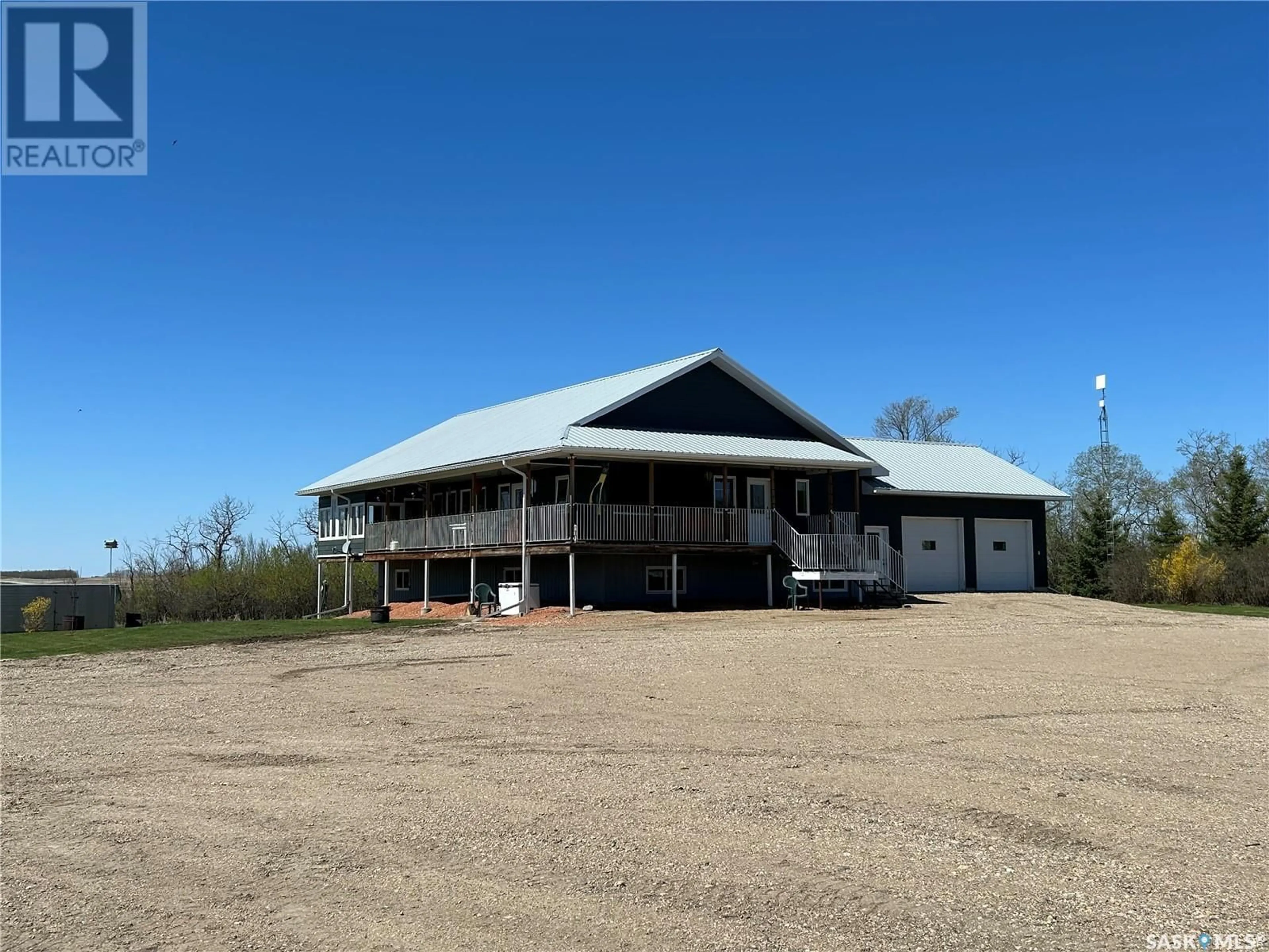A pic from outside/outdoor area/front of a property/back of a property/a pic from drone, building for WARD ACREAGE, Leroy Rm No. 339 Saskatchewan S0K2P0
