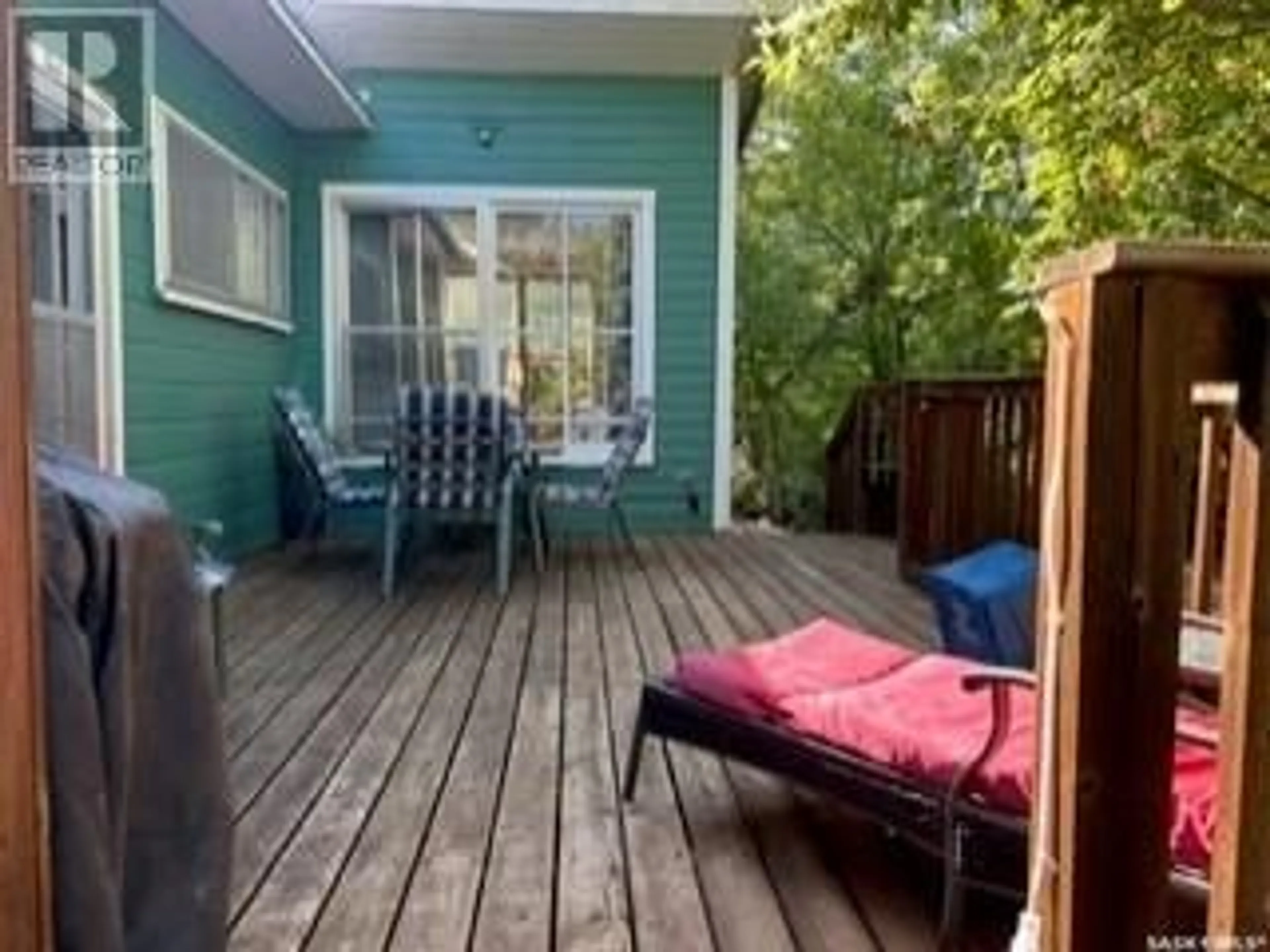 Patio, street for 510 OSBORNE LANE, Regina Beach Saskatchewan S0G4C0
