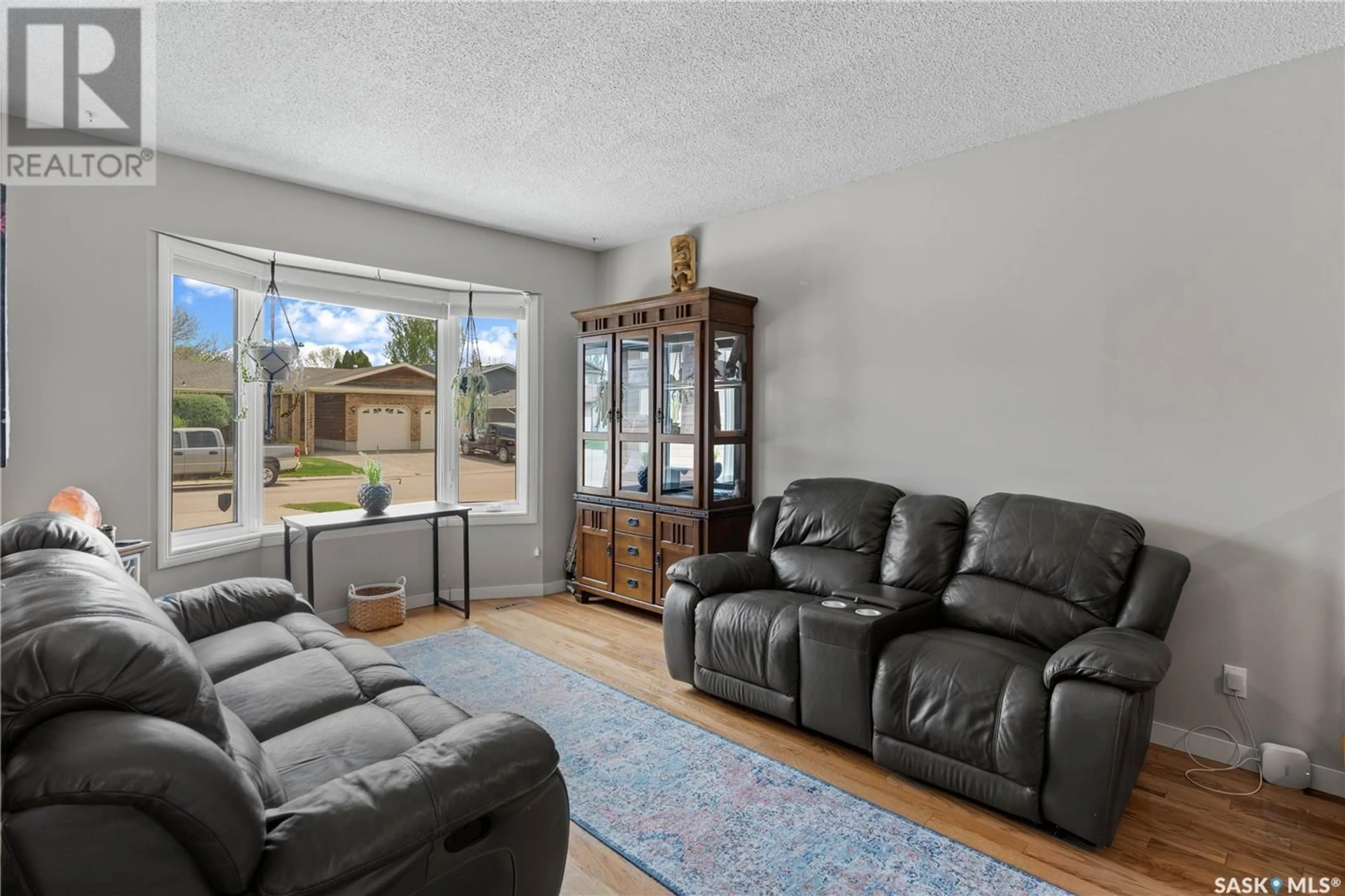 Living room with furniture, unknown for N - 1550 MCDERMID BAY, Regina Saskatchewan S4Z3Z4